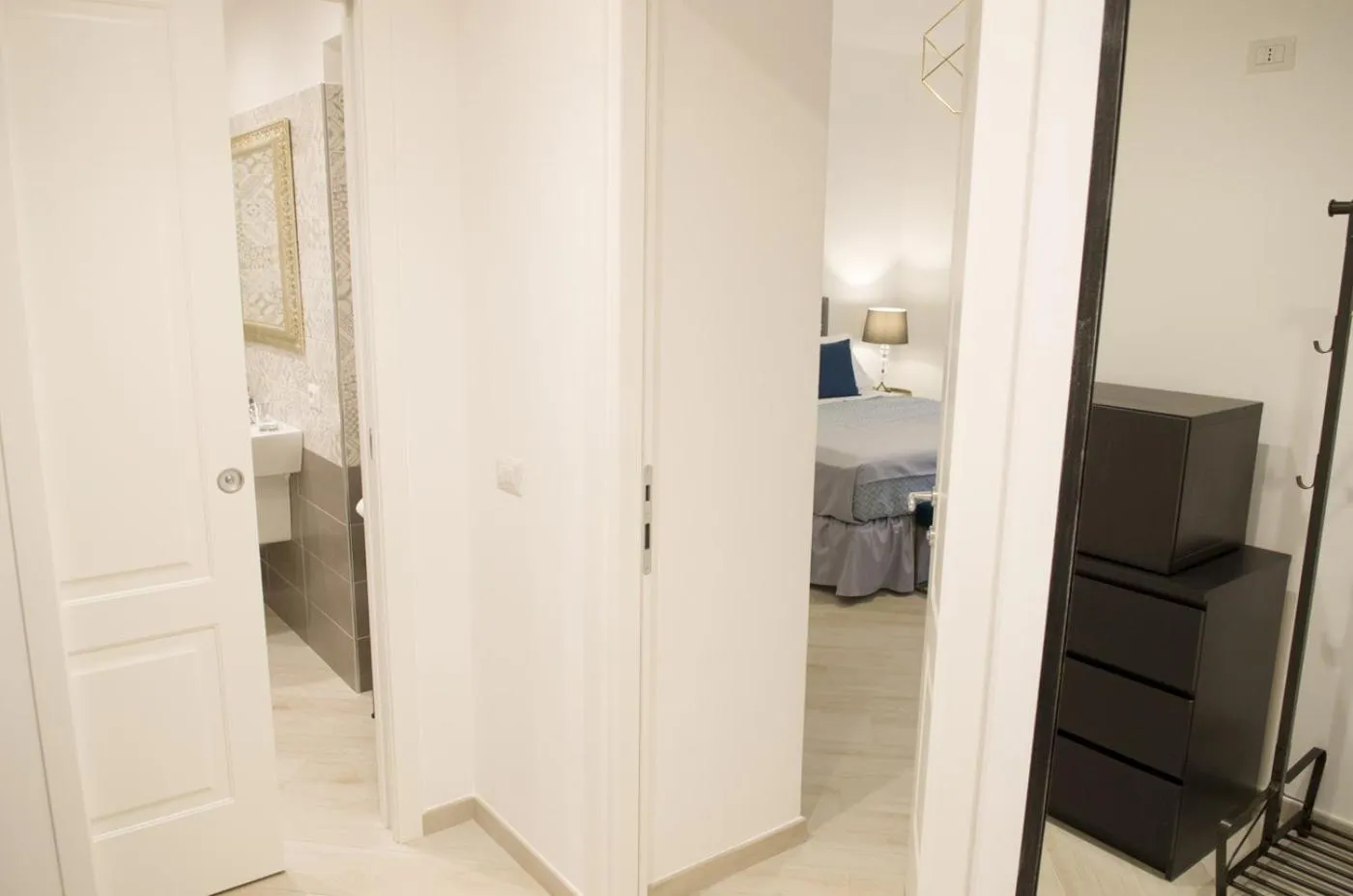 Bathroom, Bed in Palazzo Spasiano rooms - SORRENTO CENTER