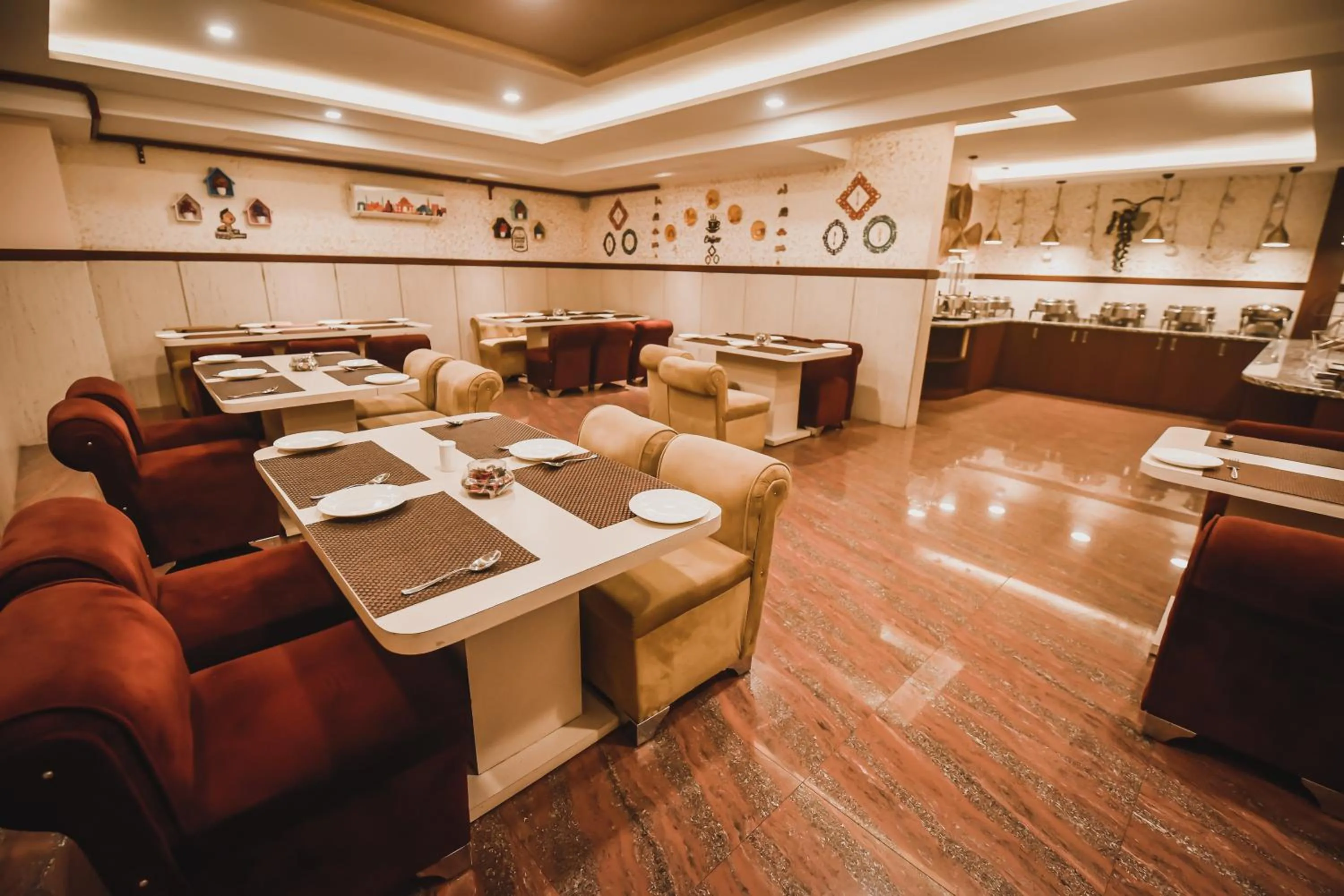 Restaurant/places to eat in Konark Grand Hotel