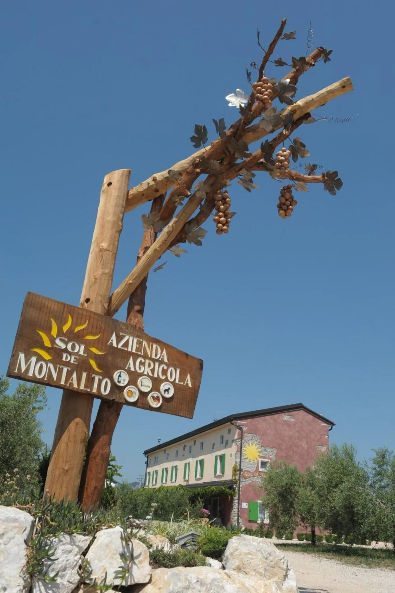 Property logo or sign in Agriturismo Sol De Montalto