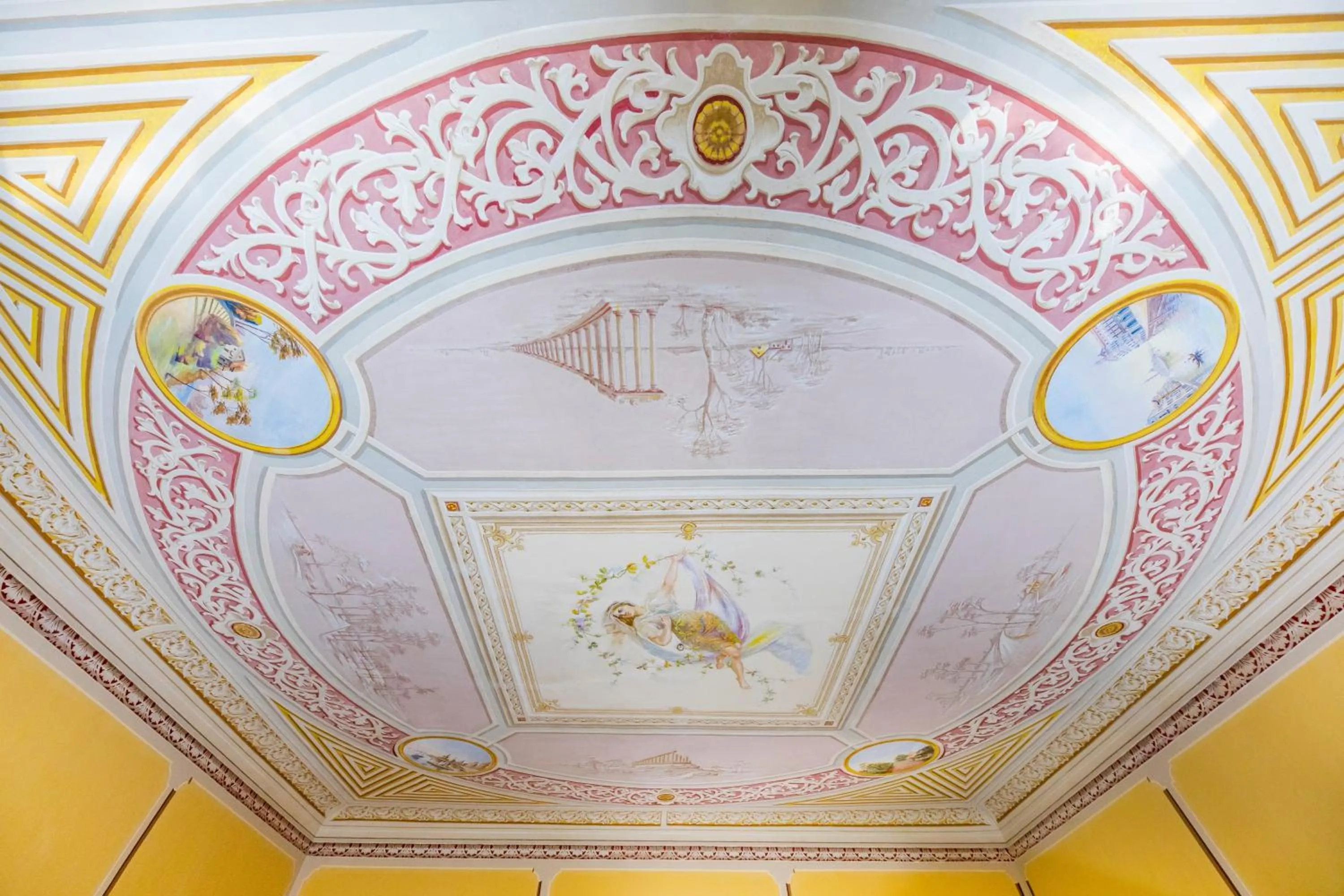 Photo of the whole room in Pepito palace