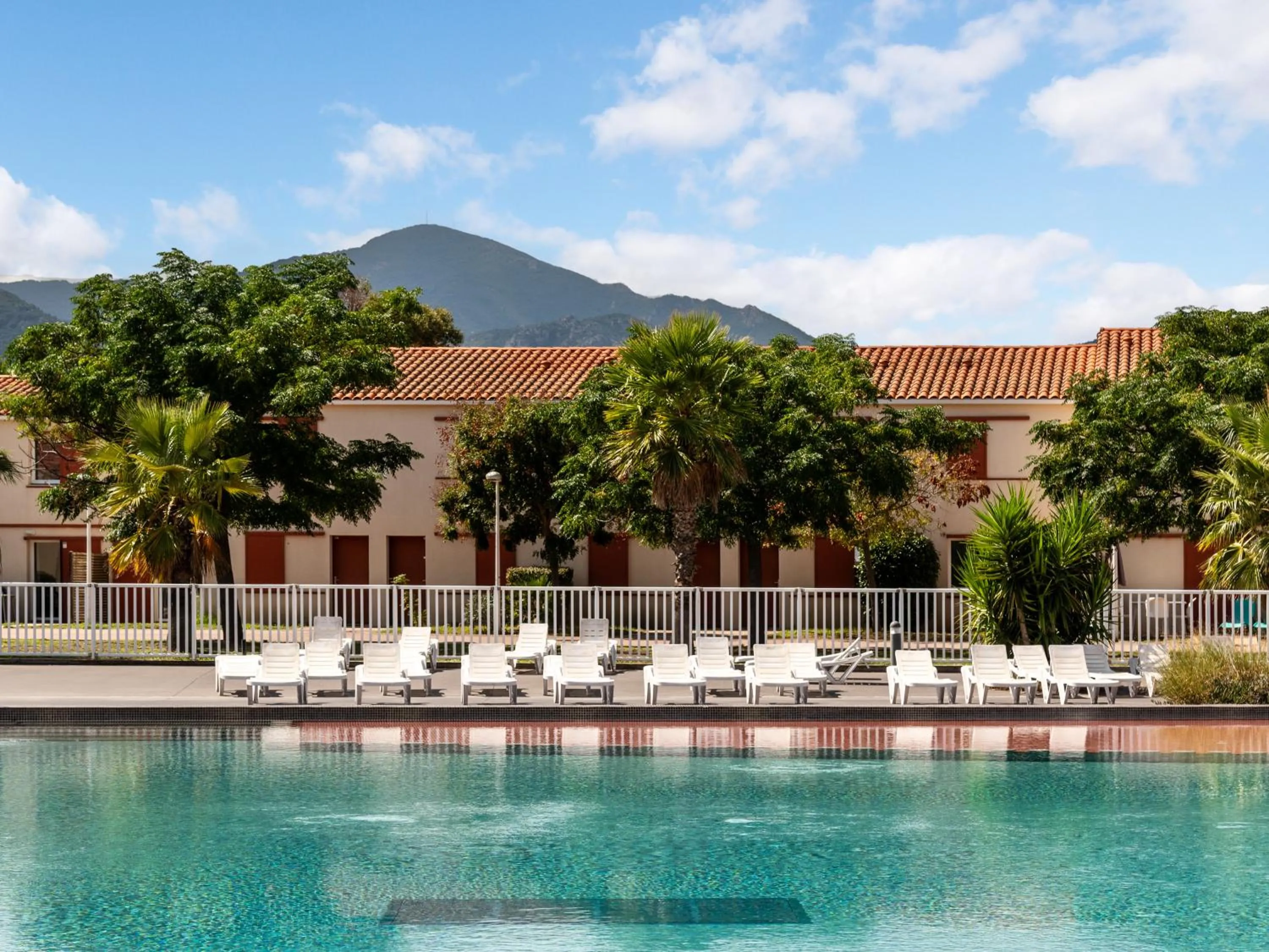 Swimming pool in Vacancéole - Les demeures de la Massane - Argelès-sur-Mer