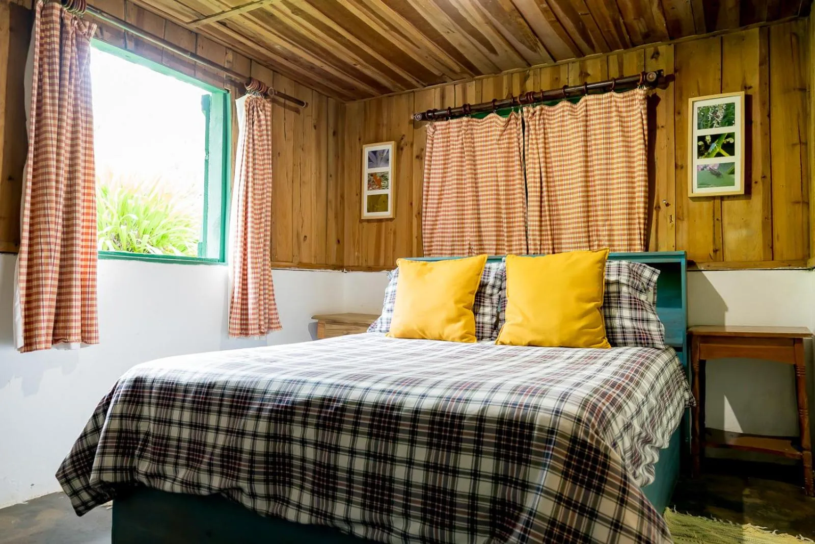 Bed in Villa Pajon Eco Lodge