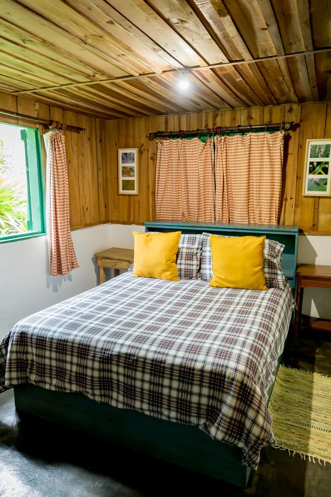 Bed in Villa Pajon Eco Lodge