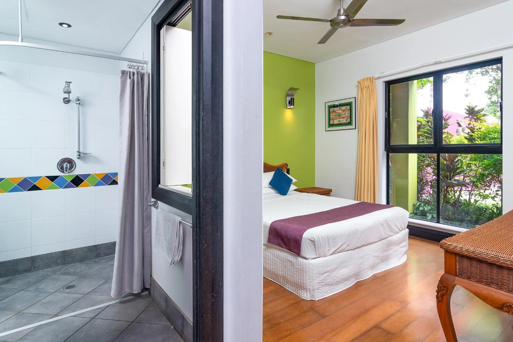 Bed in Dreamcatcher Beach-Side Apartments