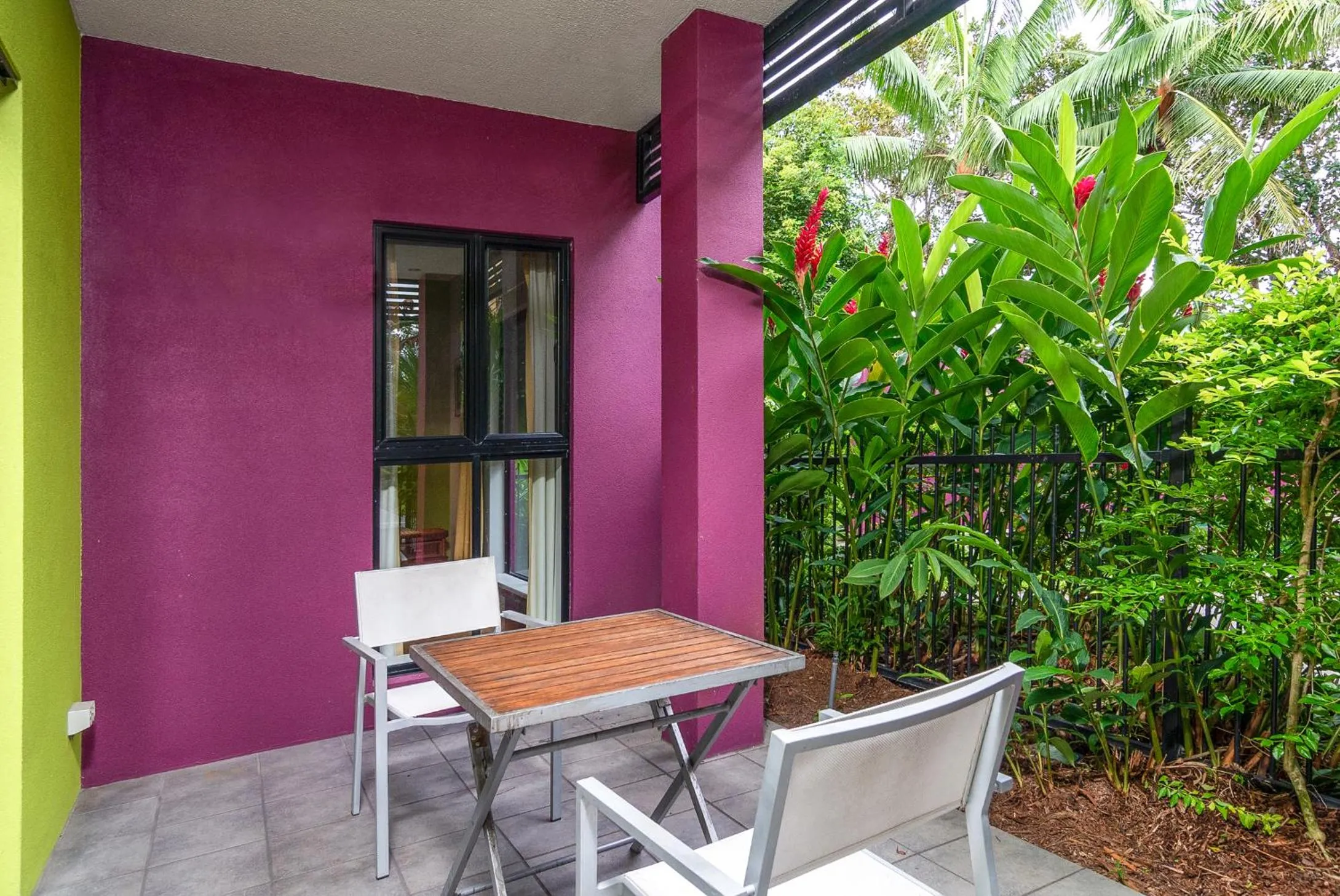 Dreamcatcher Beach-Side Apartments