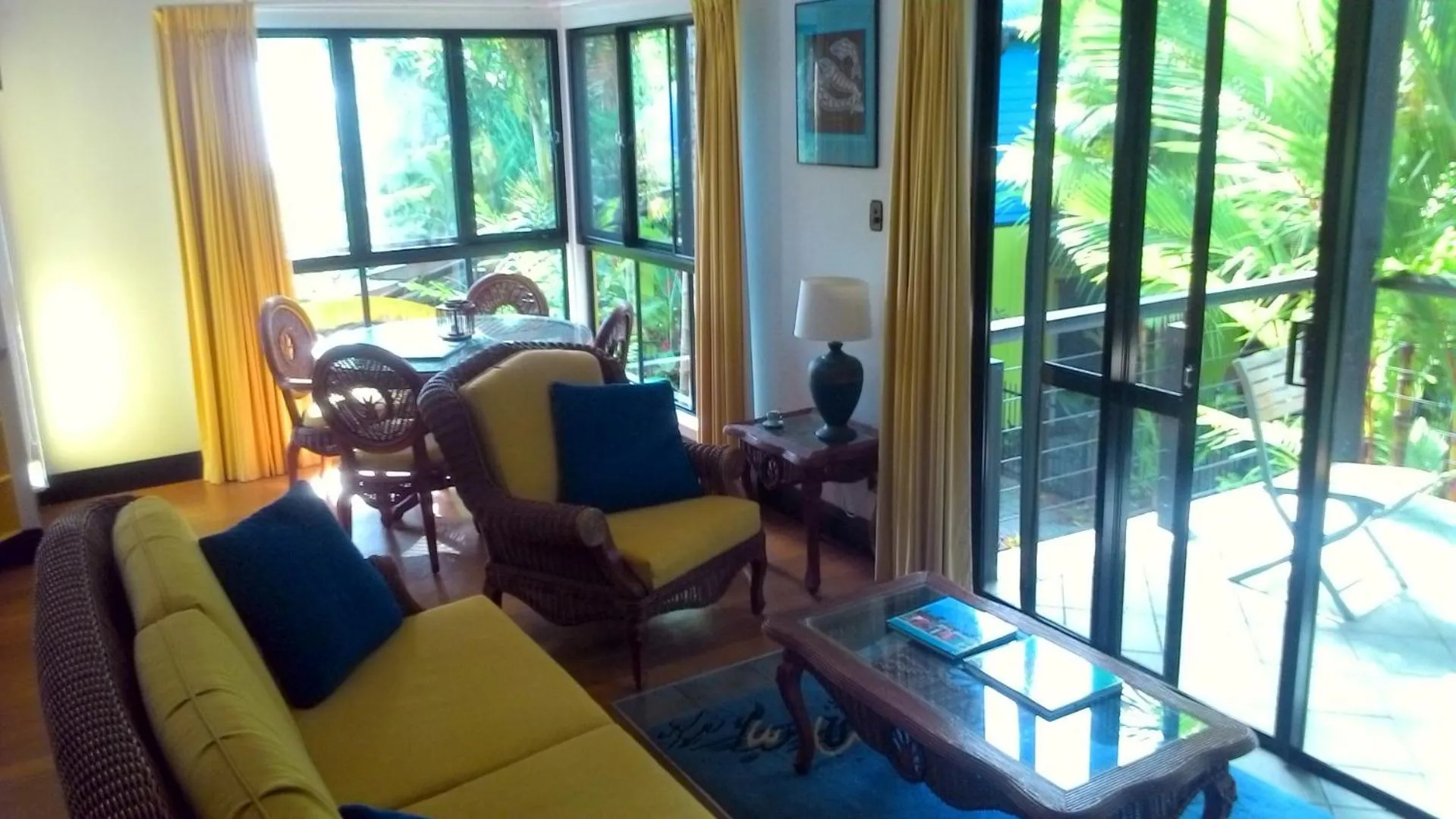 Luxury One-Bedroom Apartment in Dreamcatcher Beach-Side Apartments