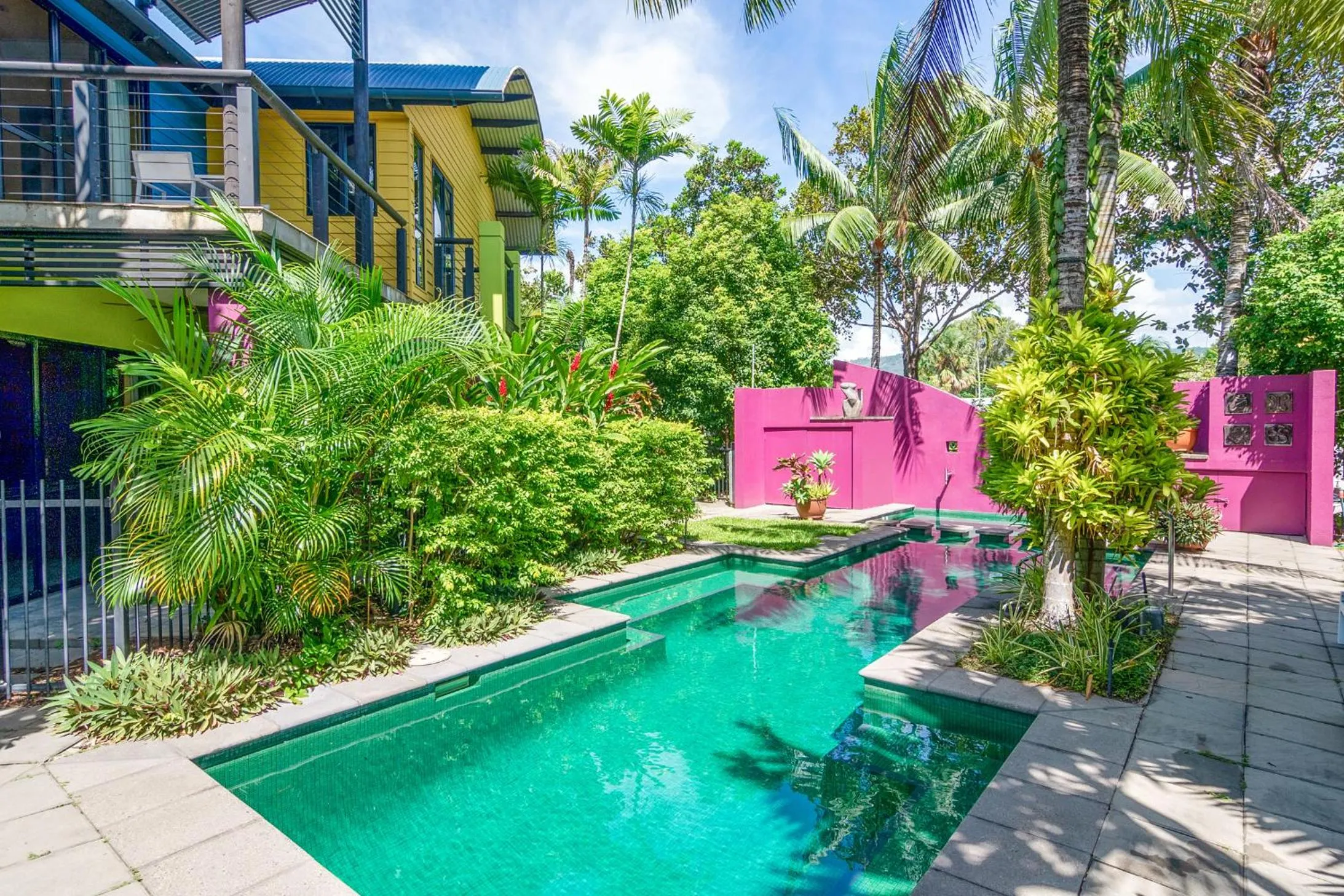 Dreamcatcher Beach-Side Apartments