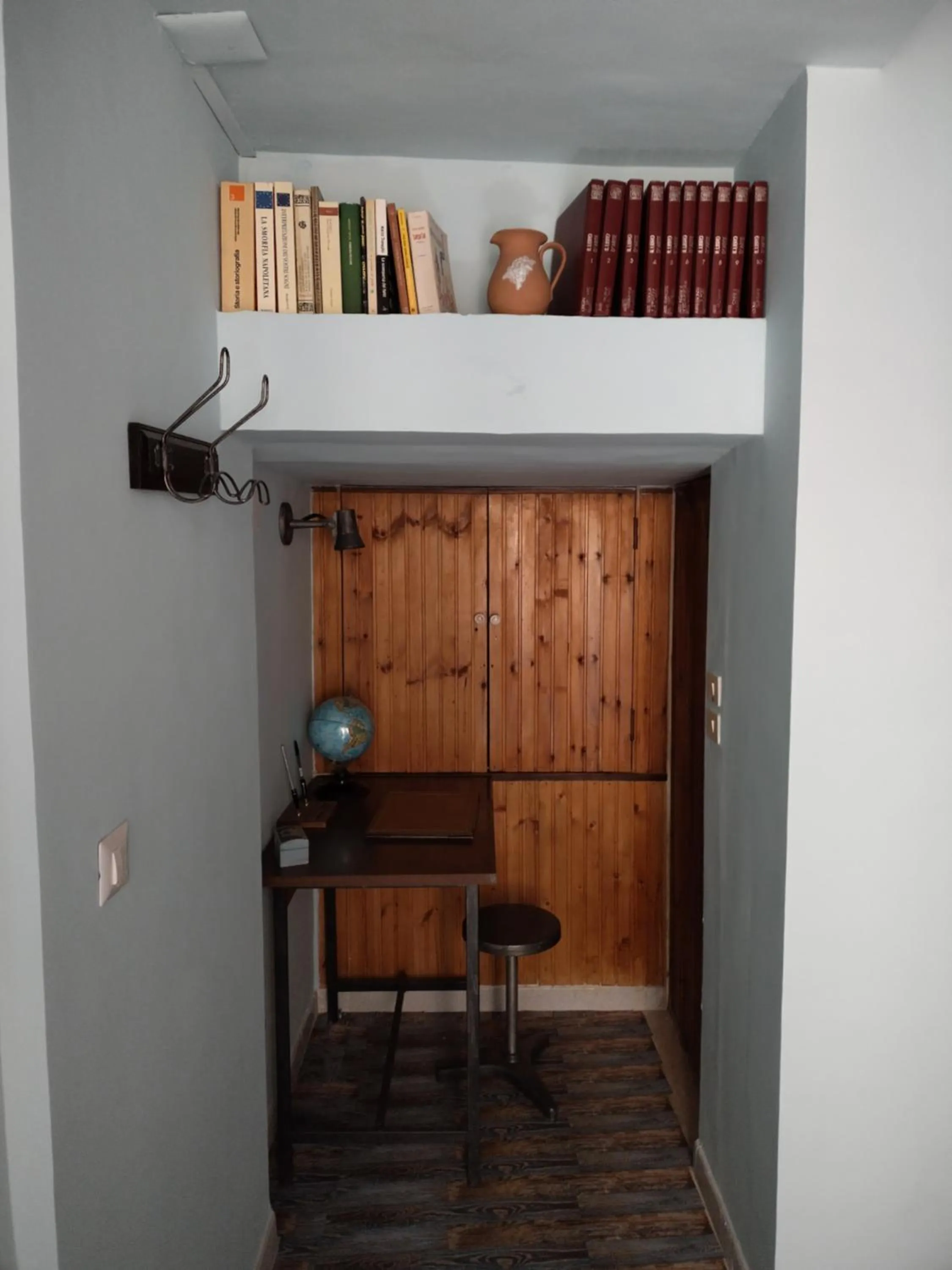 Library in B&B Il Caùto