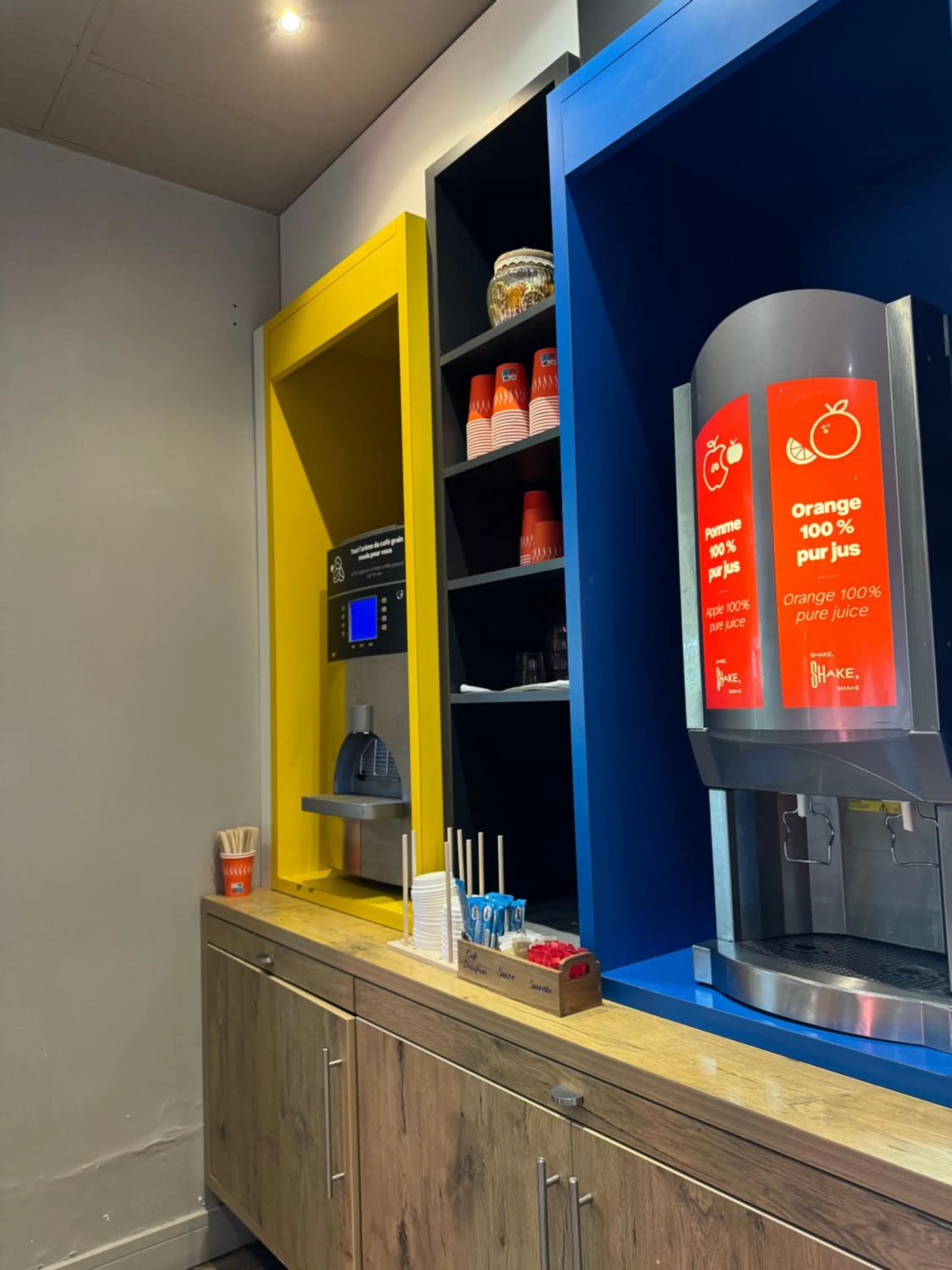 Breakfast in ibis Orange Sud