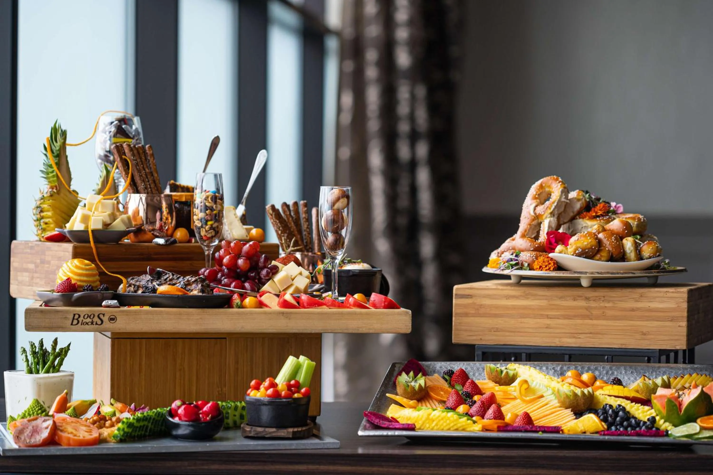 Dining area in The Alloy, a DoubleTree by Hilton - Valley Forge
