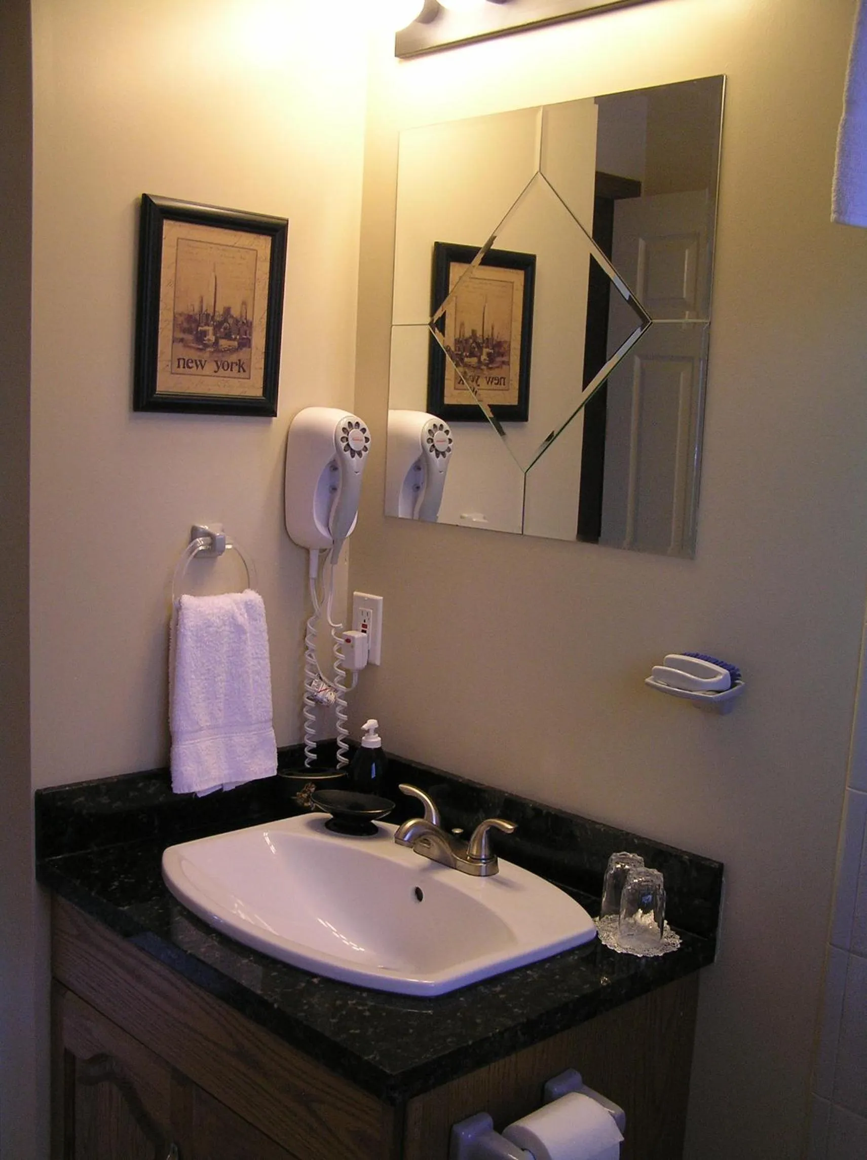 Bathroom in End of the road B & B