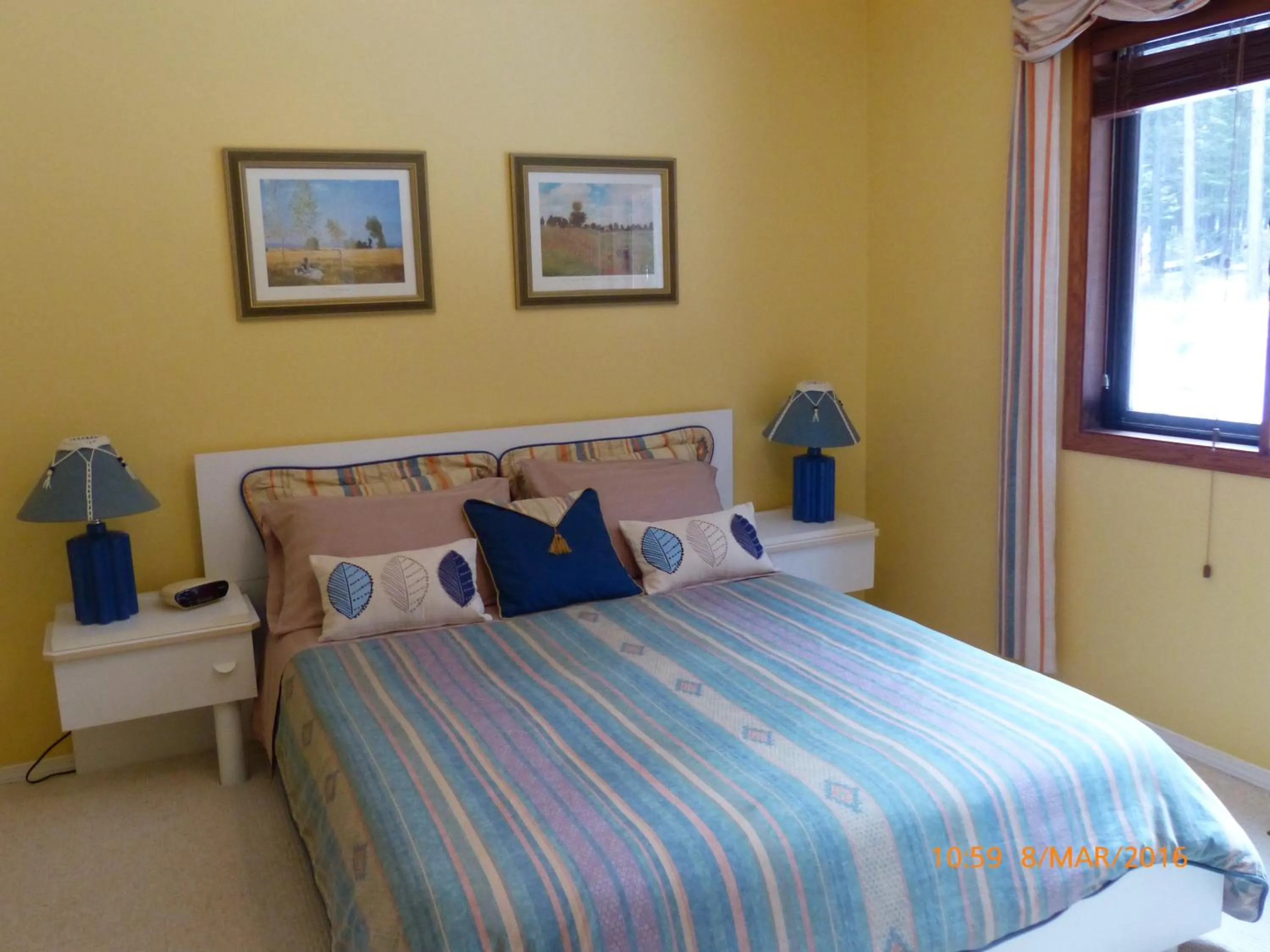 Bedroom, Bed in End of the road B & B