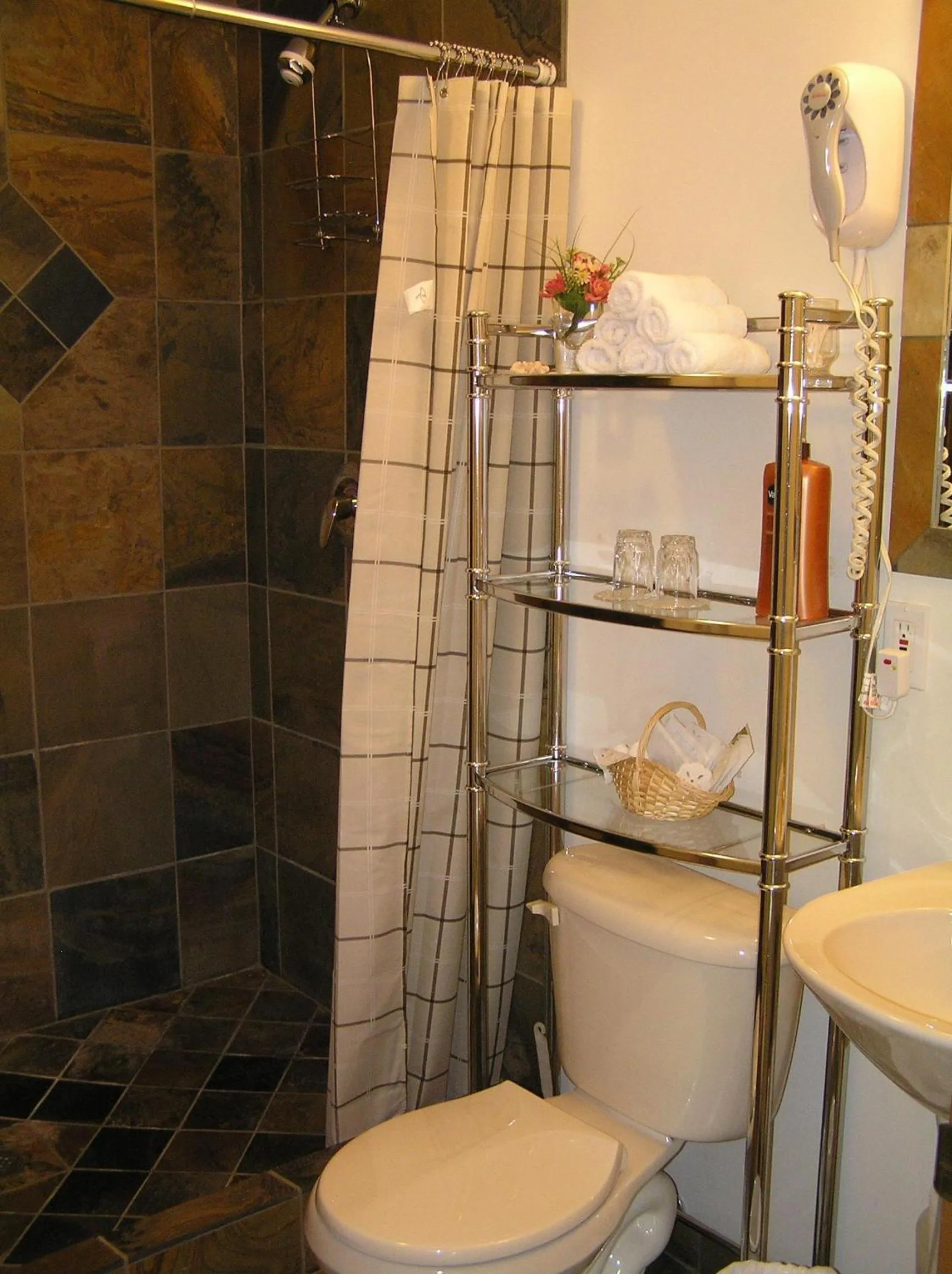 Bathroom in End of the road B & B