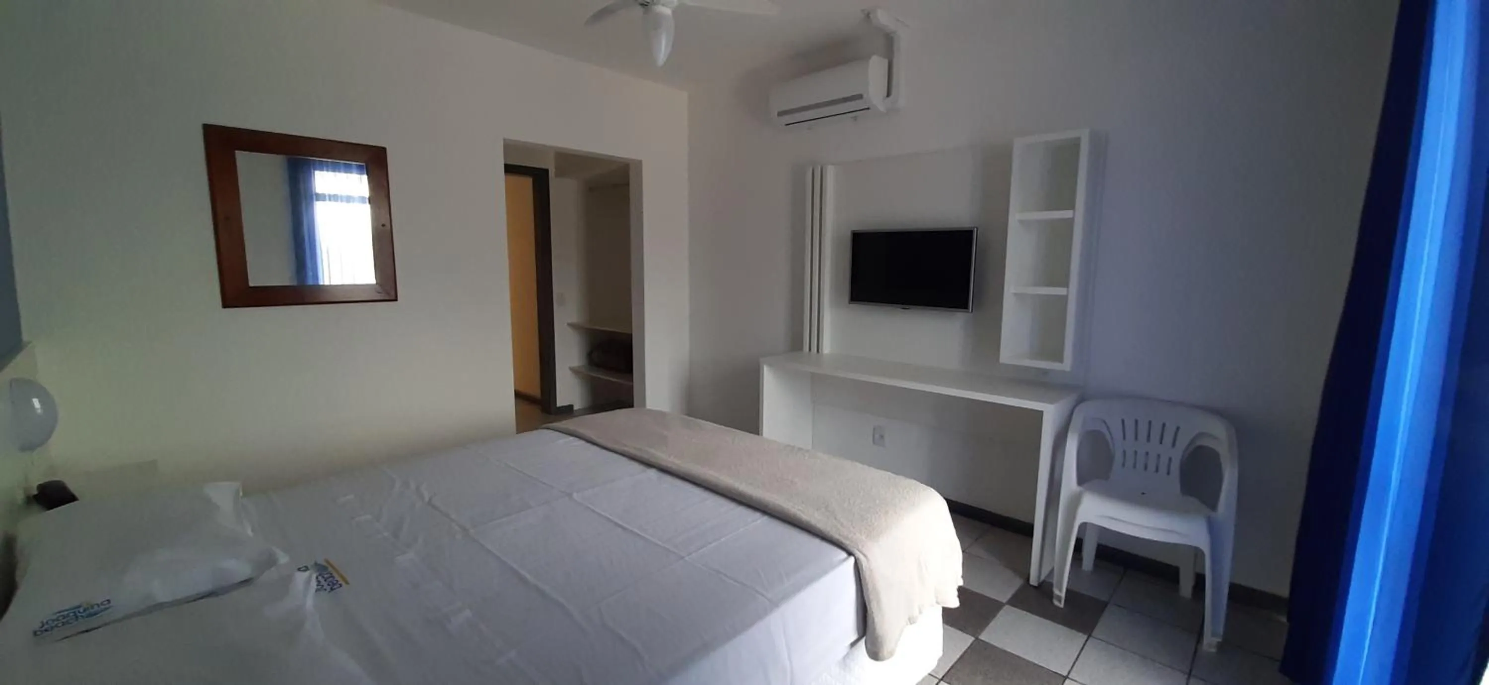 TV and multimedia, Bed in Joaquina Beach Hotel