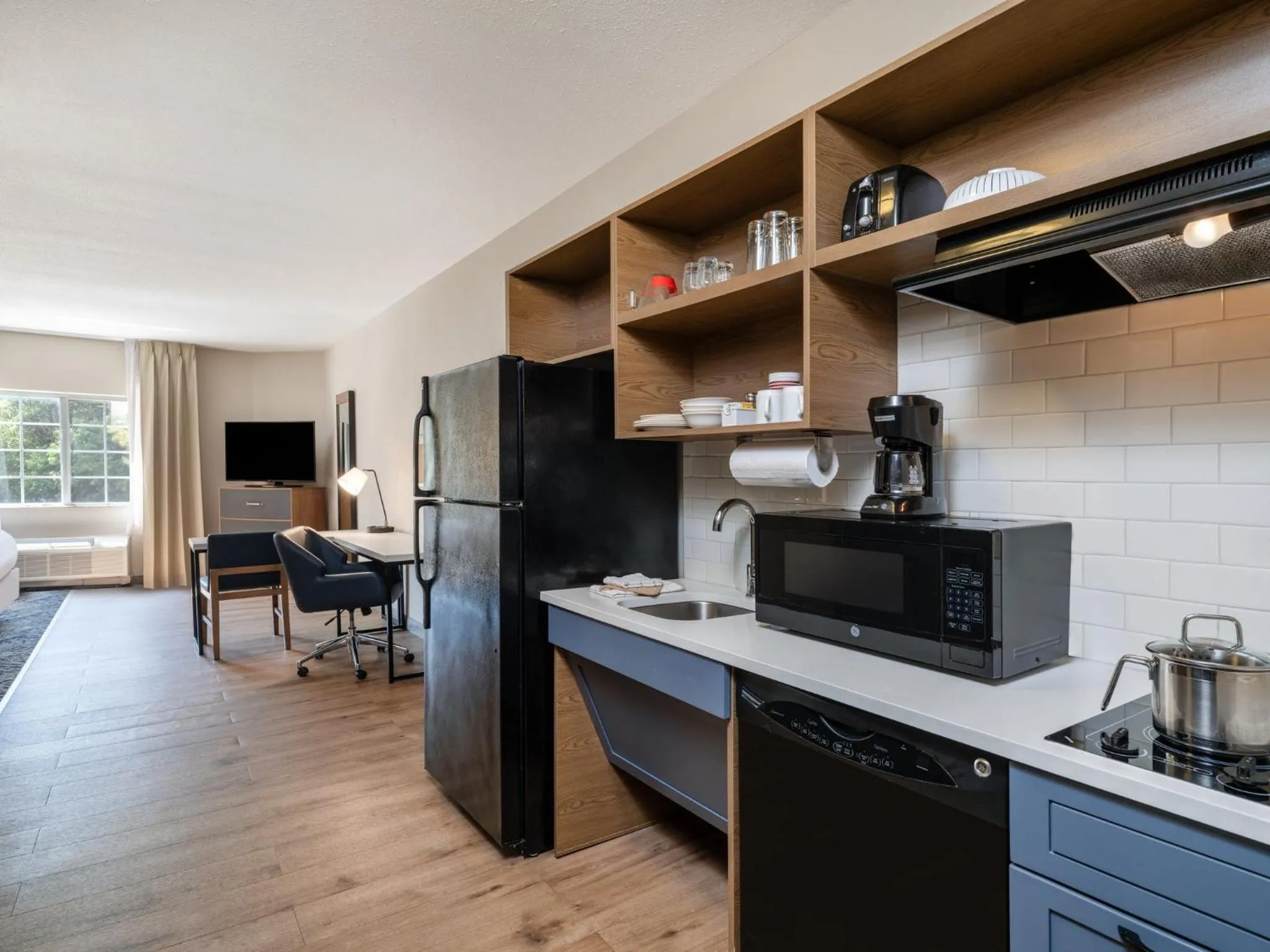 Photo of the whole room in Candlewood Suites Arundel Mills / BWI Airport by IHG