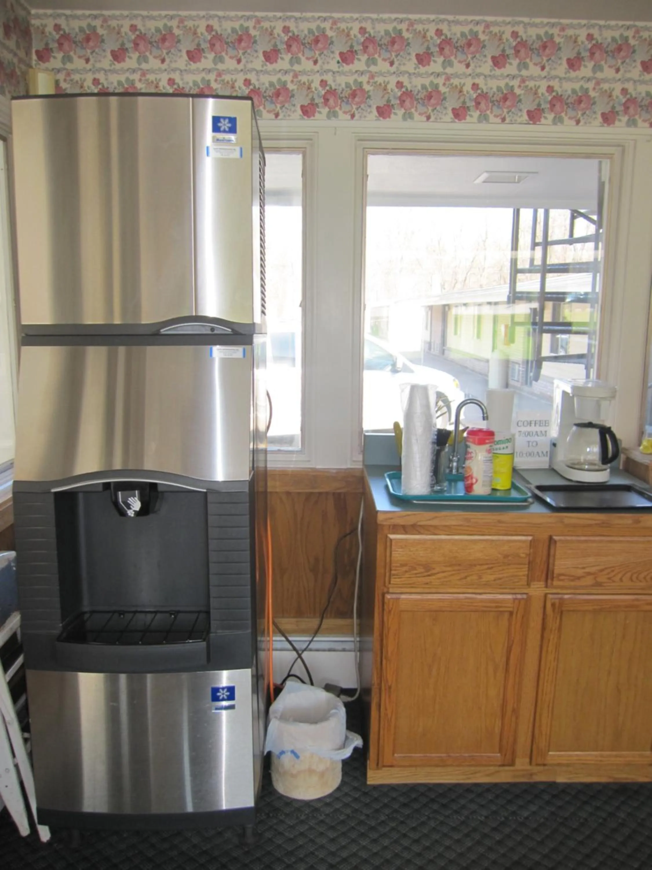 Lobby or reception in Budget Inn Fairport