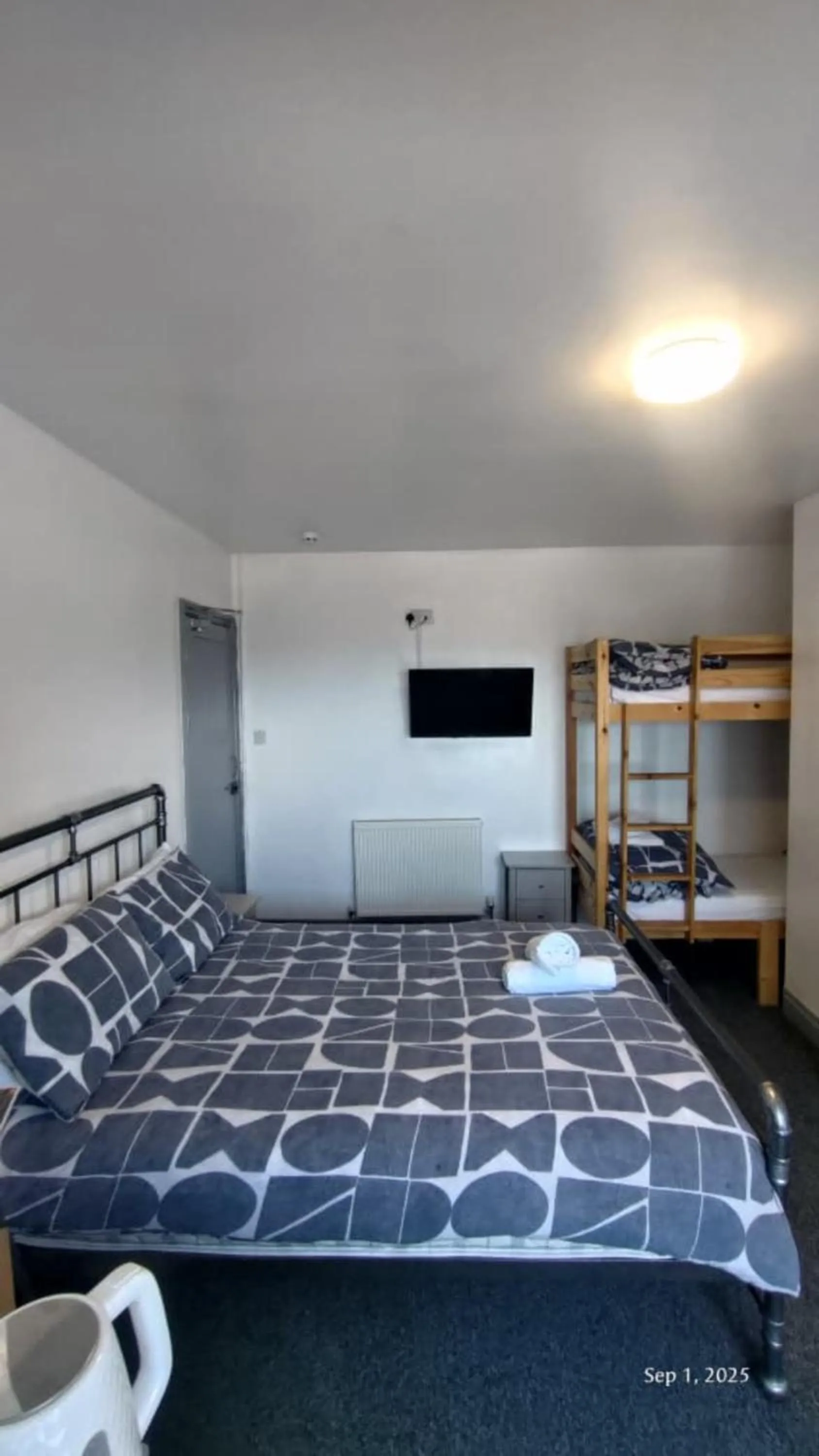 Bedroom, Bed in OYO Shore Surf Lodge