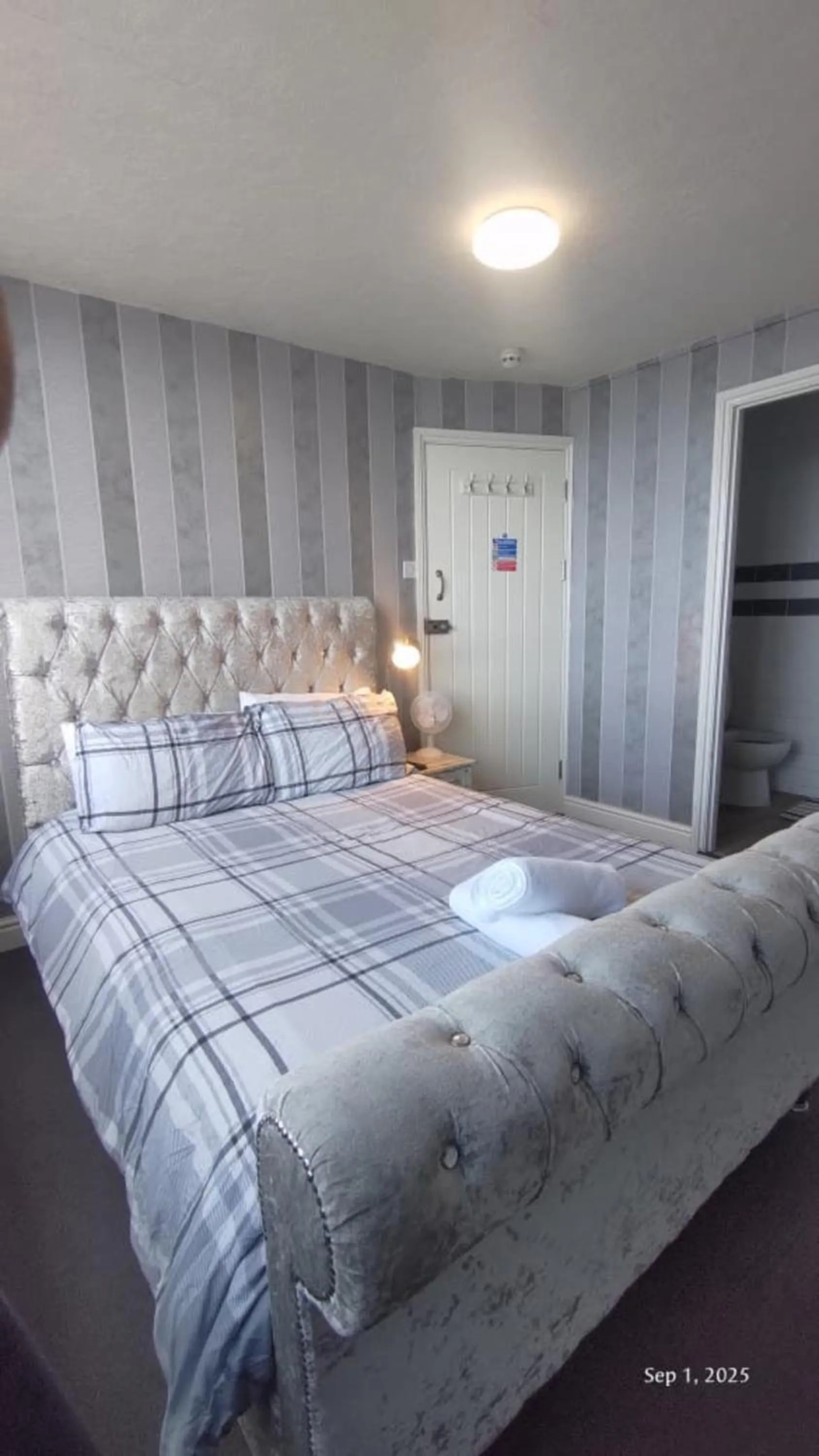 Bedroom, Bed in OYO Shore Surf Lodge