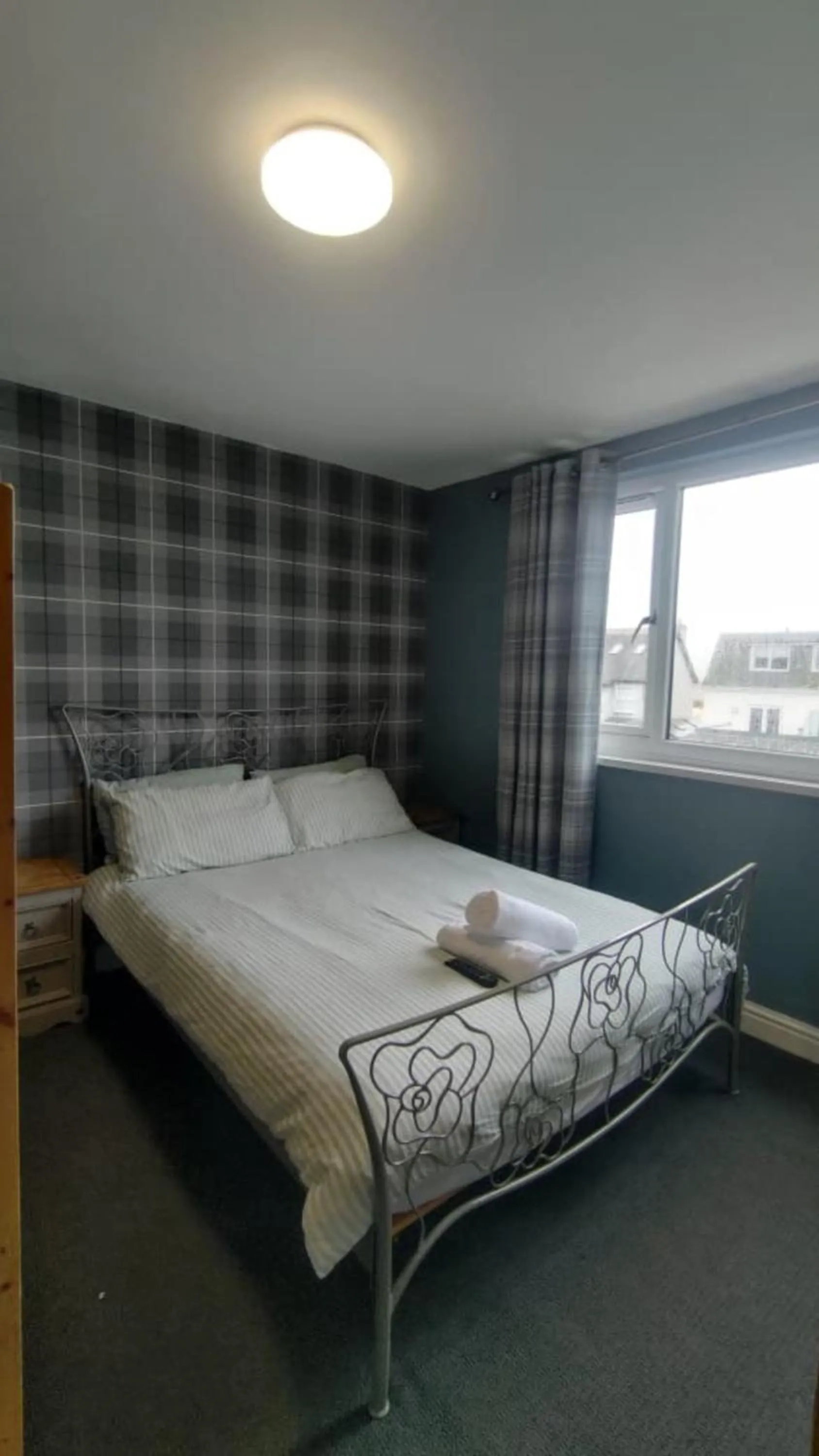 Bedroom, Bed in OYO Shore Surf Lodge