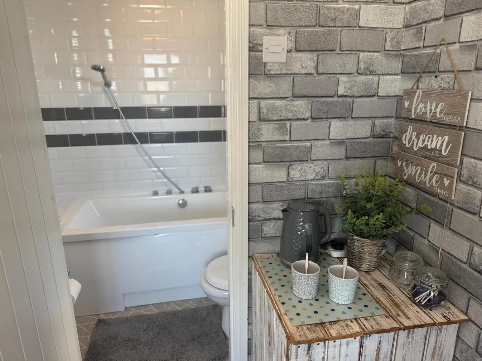 Bathroom in OYO Shore Surf Lodge