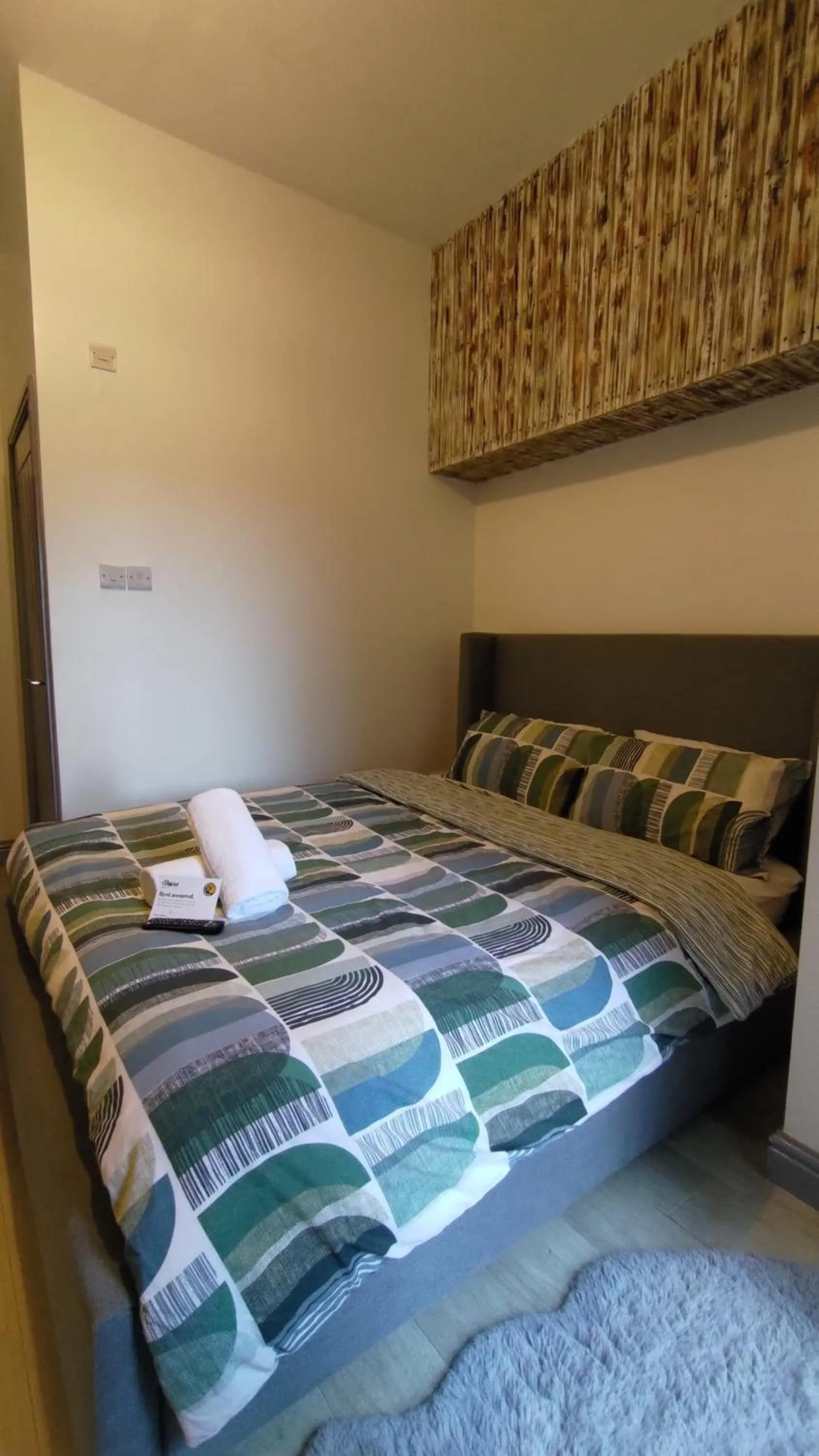 Bedroom, Bed in OYO Shore Surf Lodge
