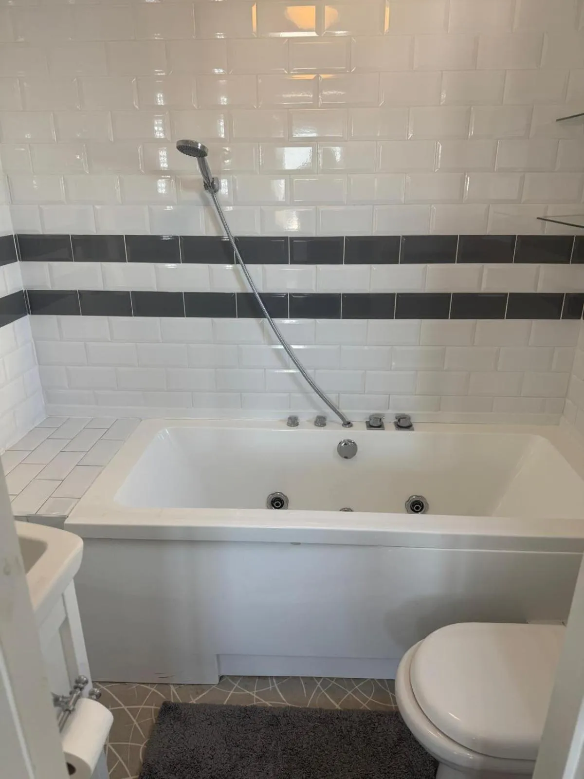 Bathroom in OYO Shore Surf Lodge