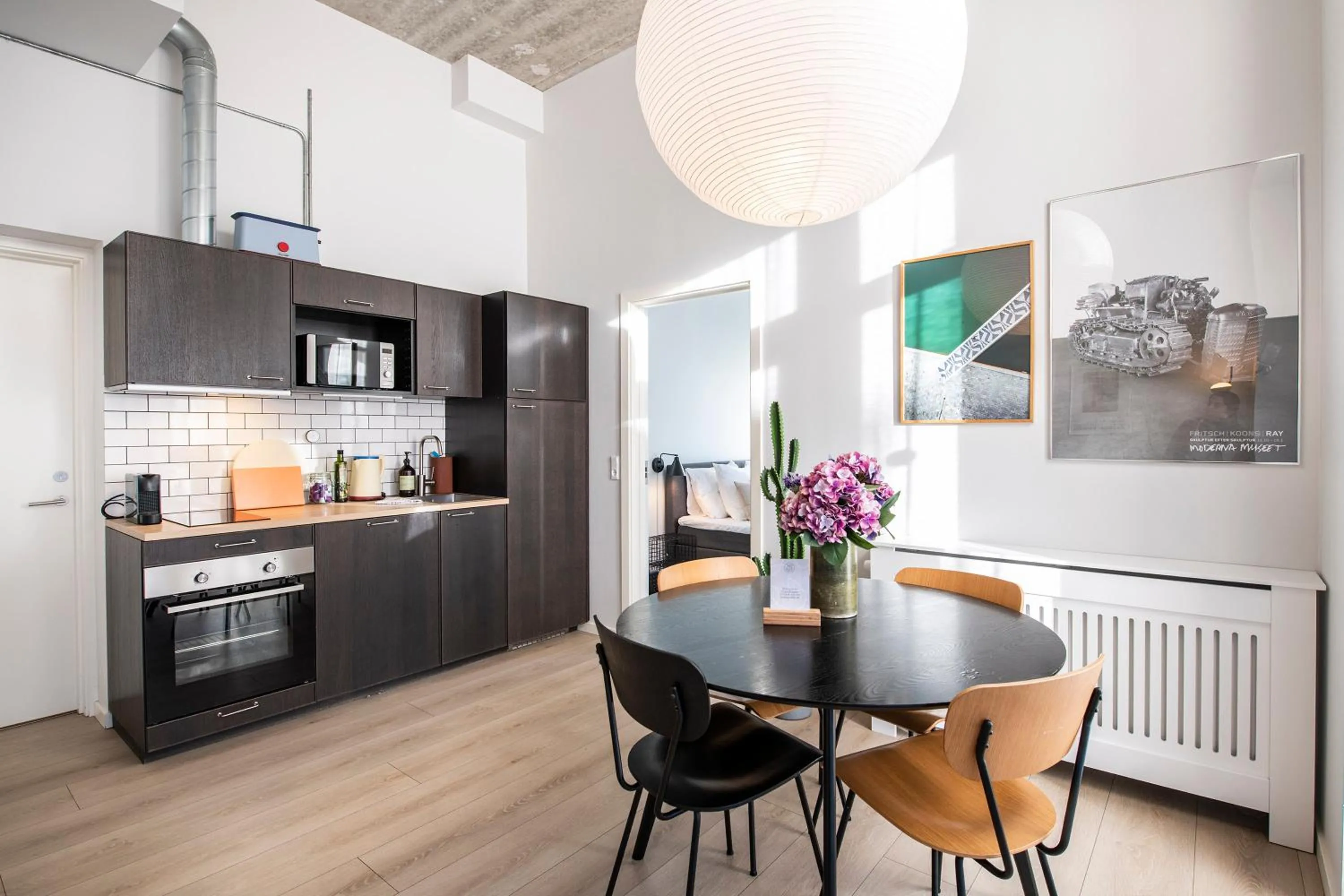 Dining area in The Beach apartments by Daniel&Jacob's