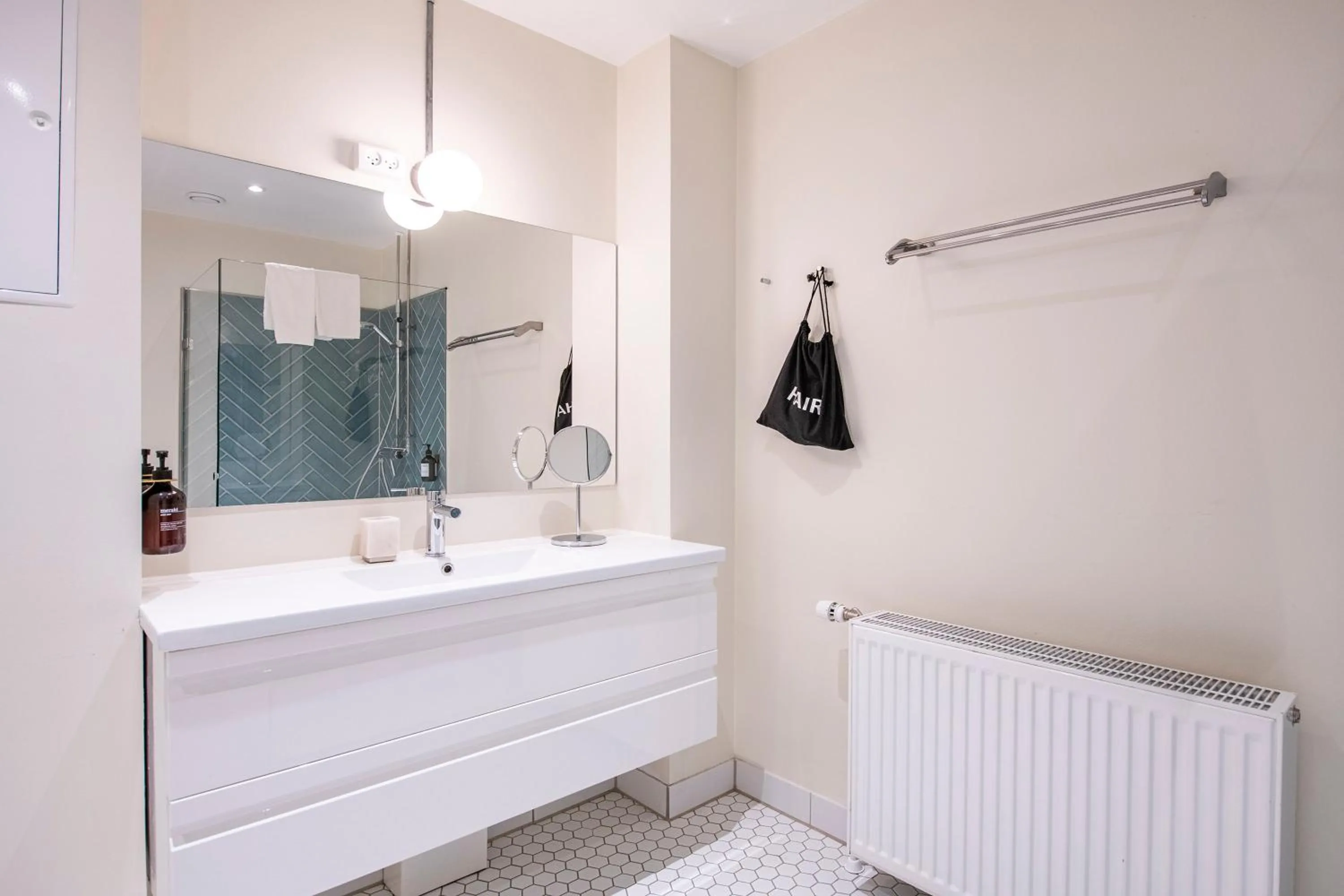 Bathroom in The Beach apartments by Daniel&Jacob's