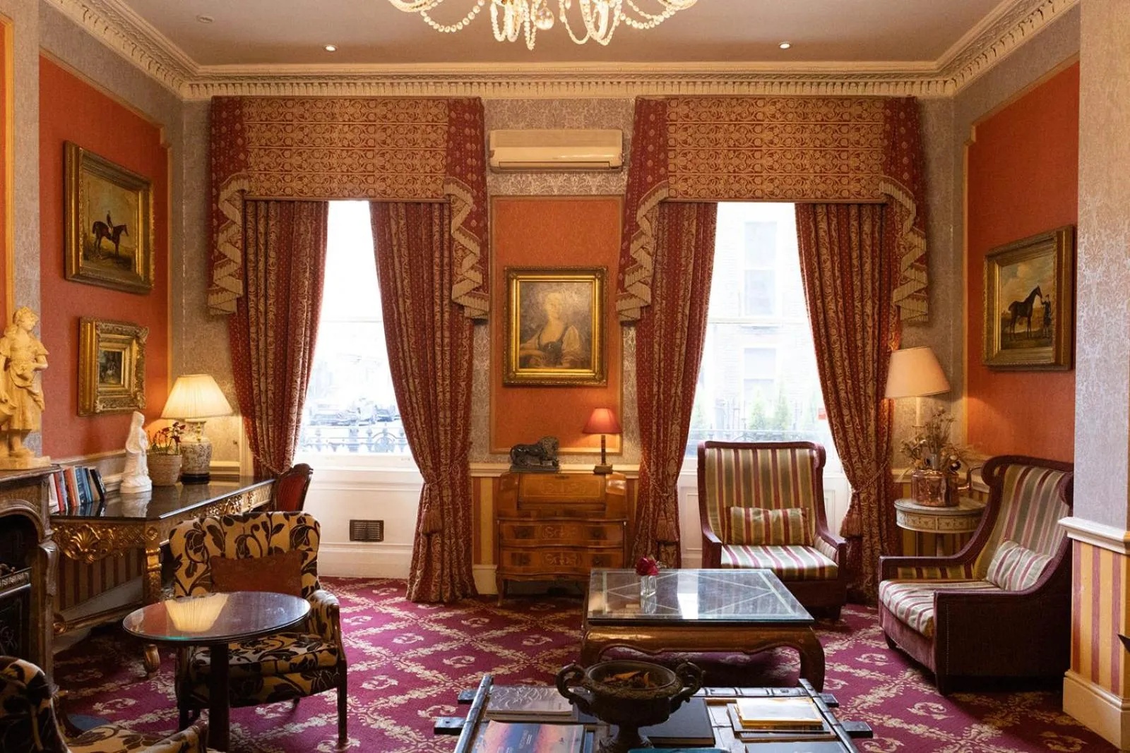 Lobby or reception in The Leonard Hotel