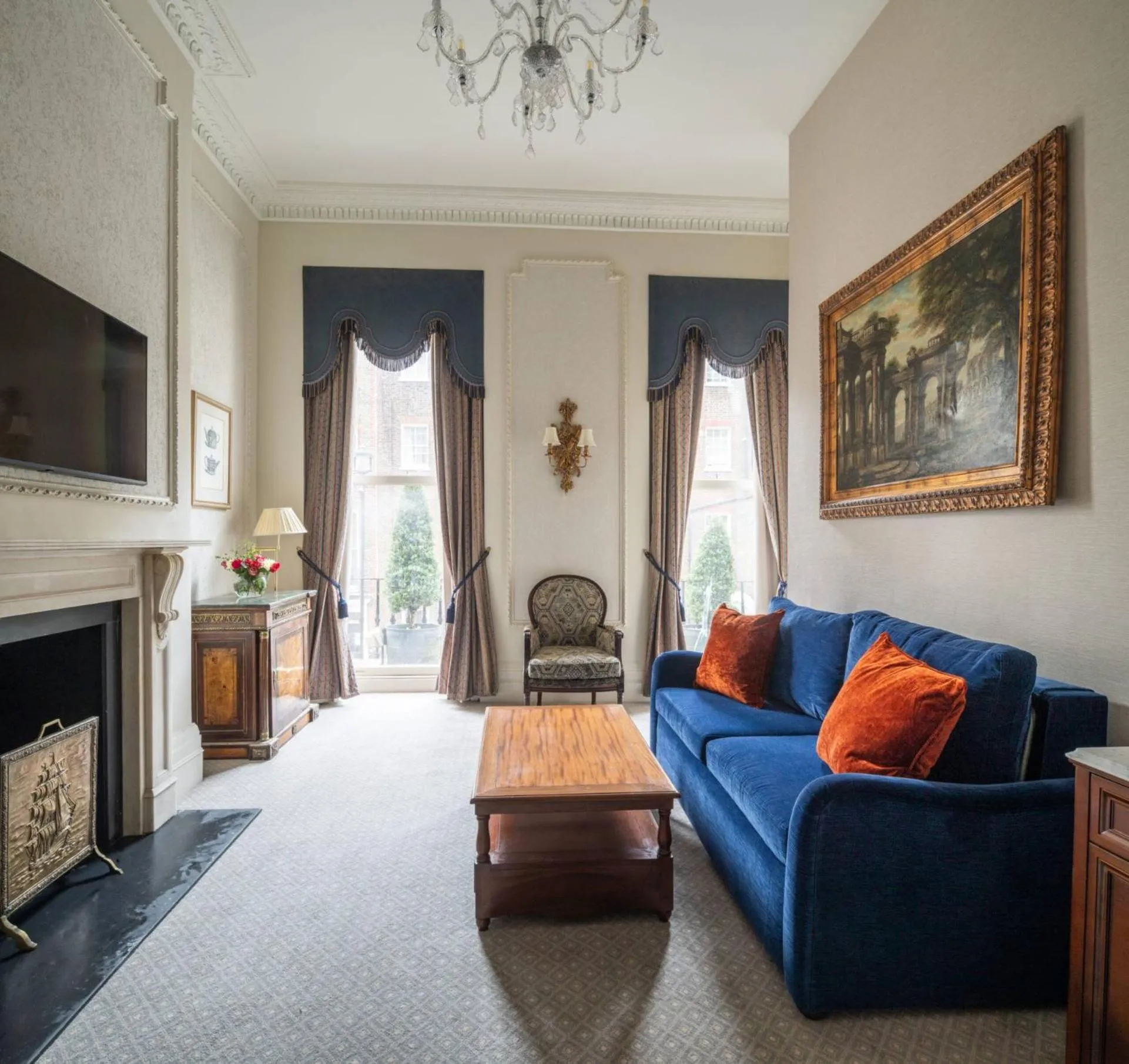 TV and multimedia in The Leonard Hotel