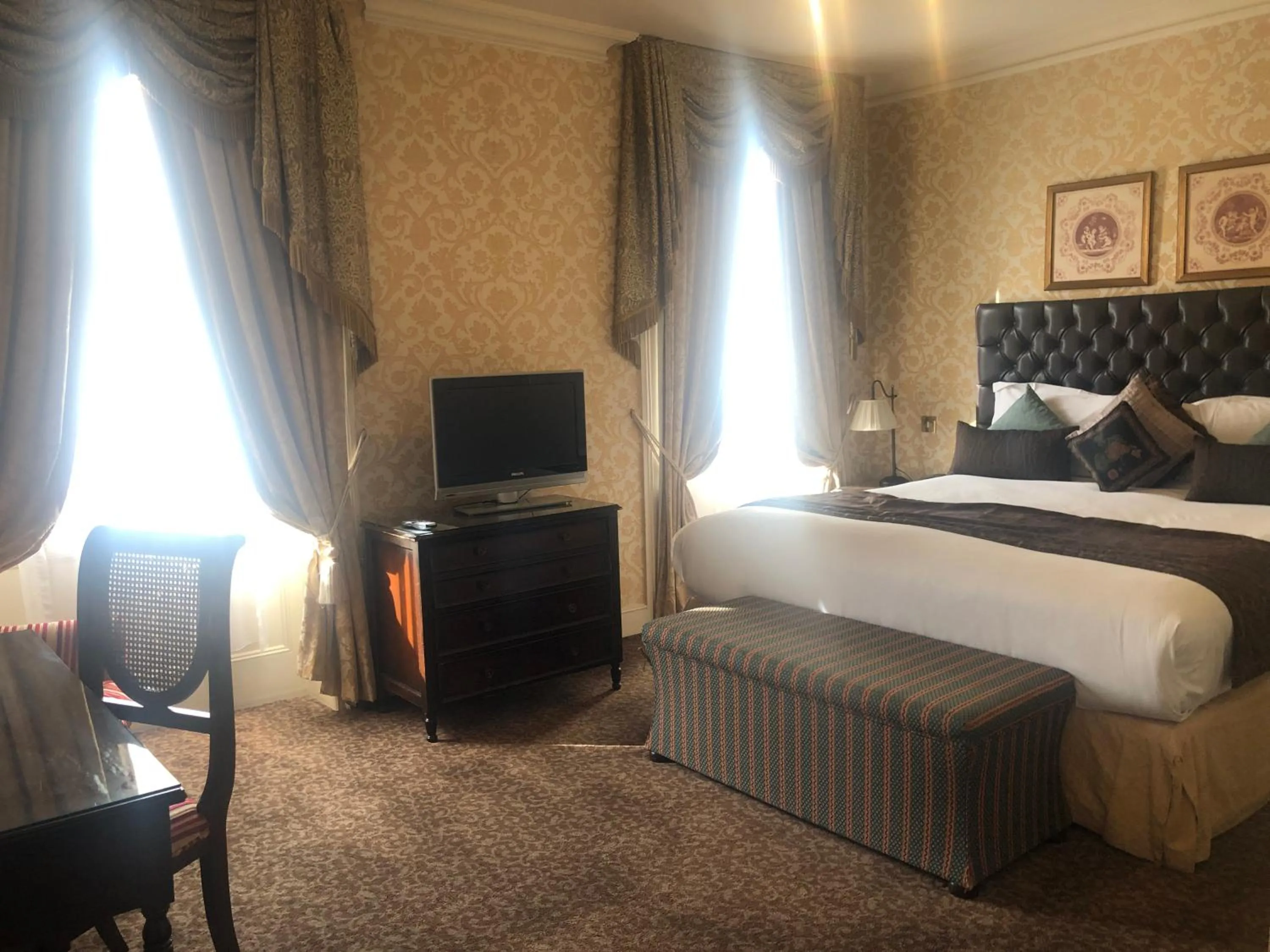 Two-Bedroom Suite in The Leonard Hotel