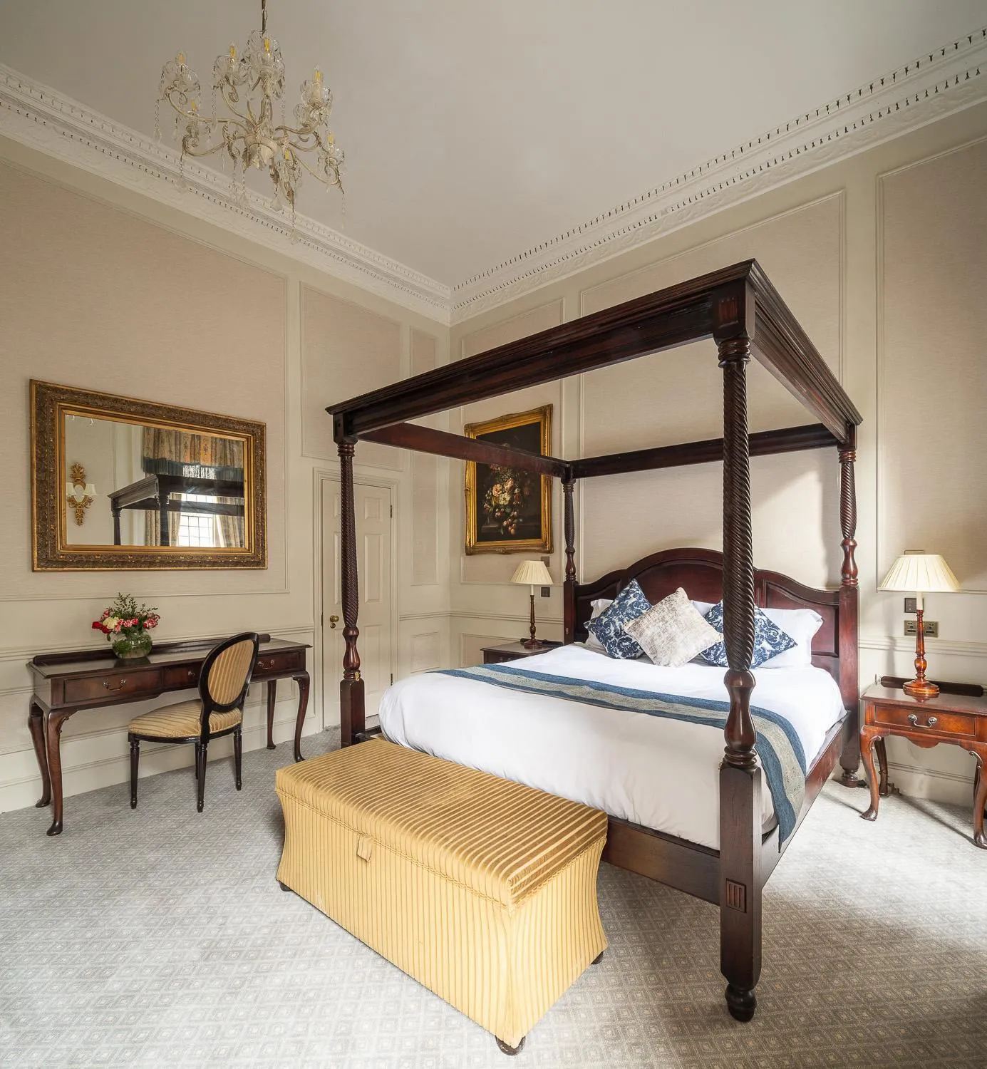 Bedroom, Bed in The Leonard Hotel