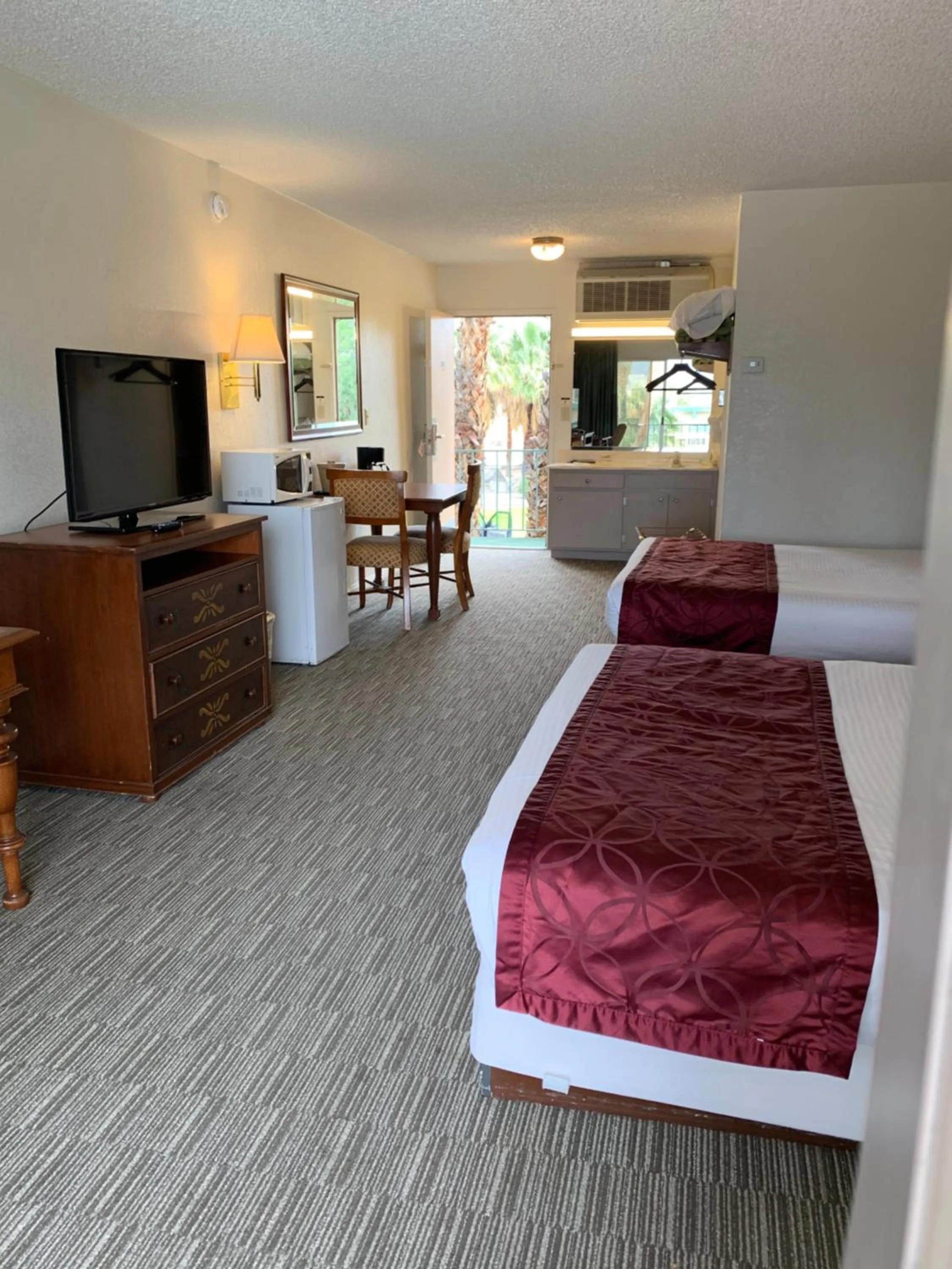 Bed in Desert Hot Springs Spa Hotel