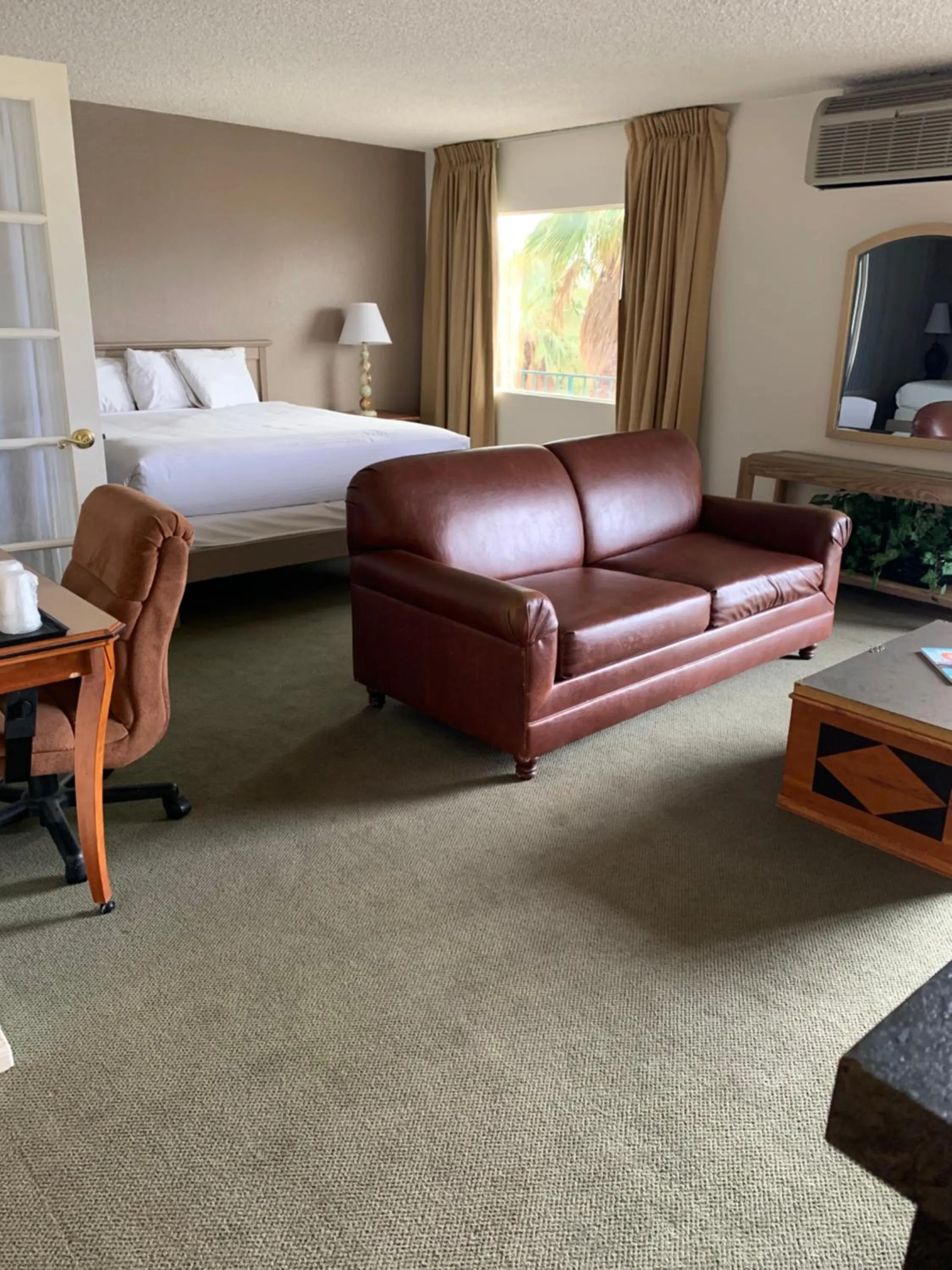 Bed in Desert Hot Springs Spa Hotel