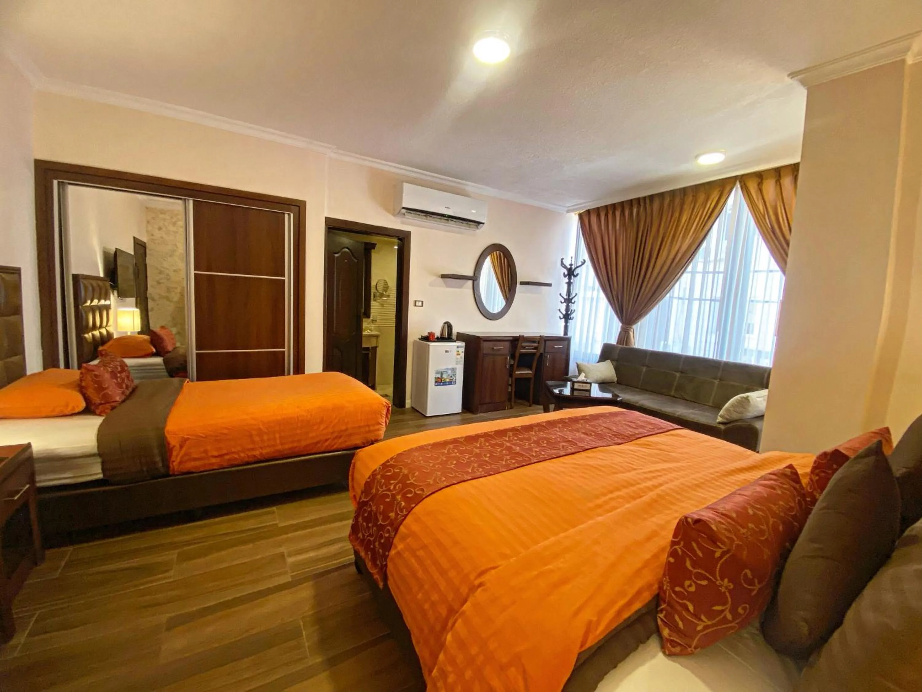 Deluxe King Suite in Anbat Midtown Hotel
