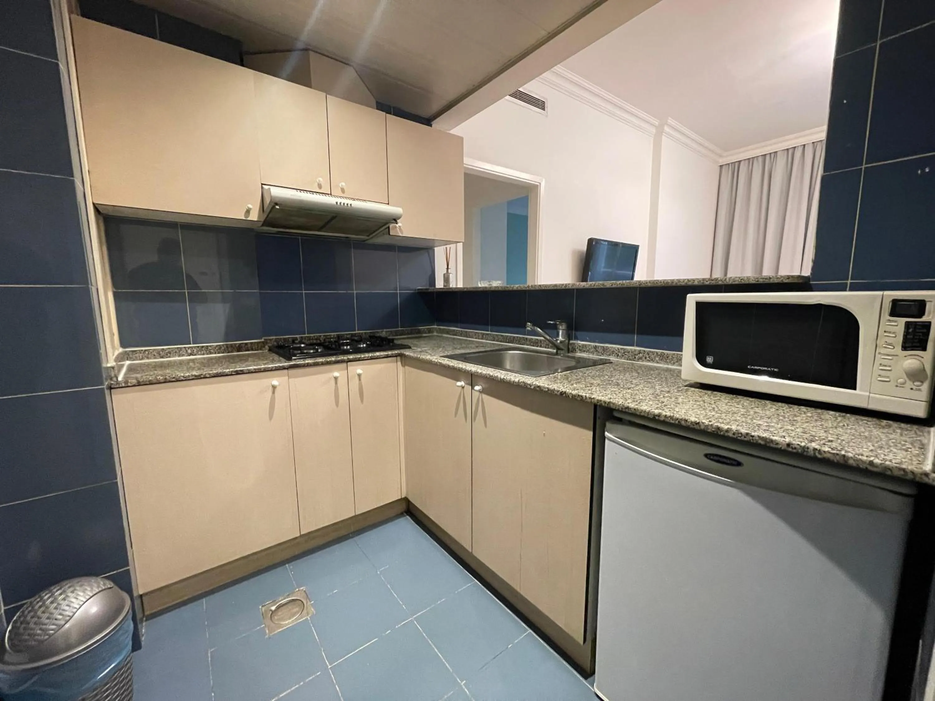 Kitchen or kitchenette in Elegant Suites Beirut