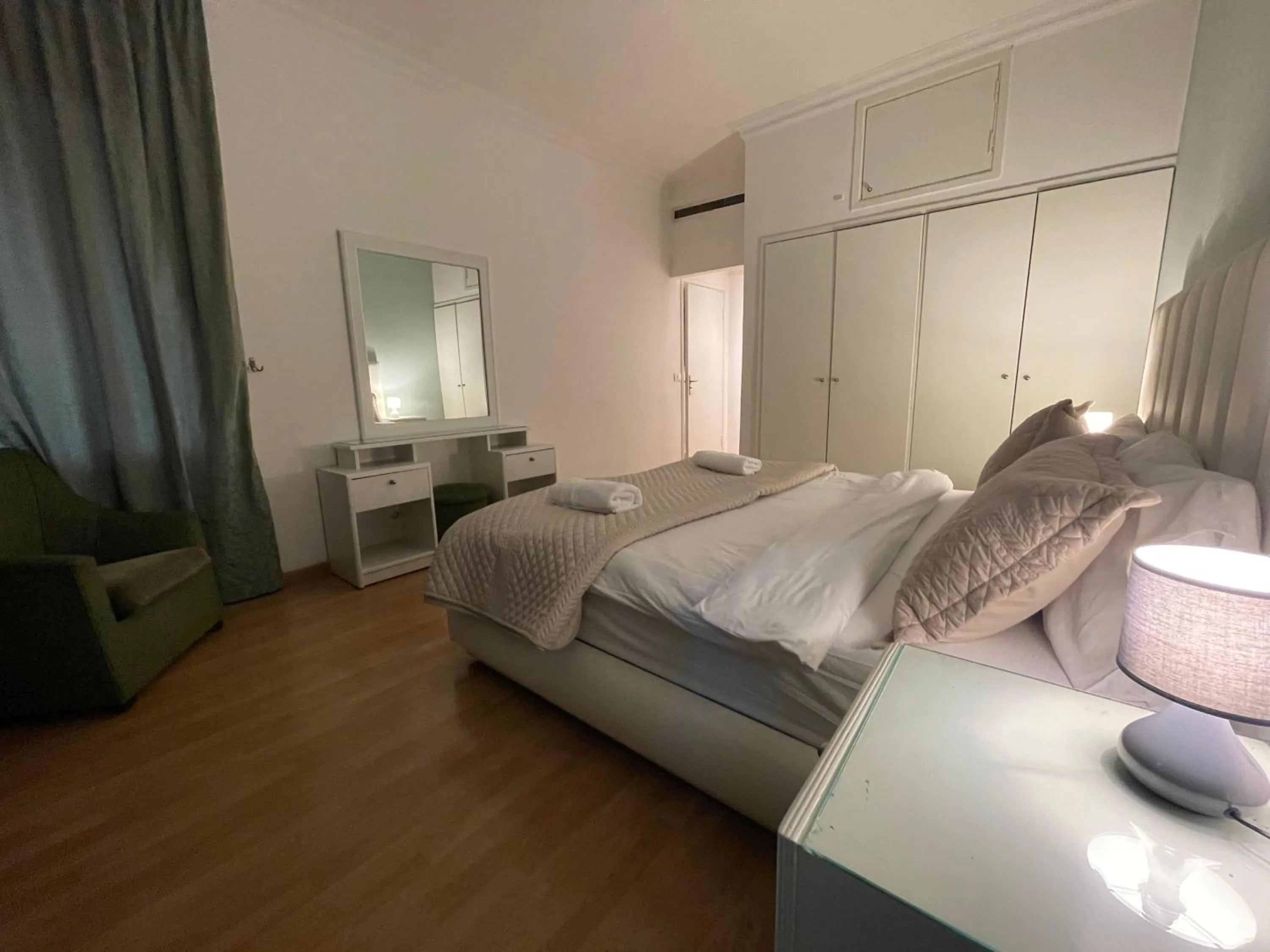 Bed in Elegant Suites Beirut