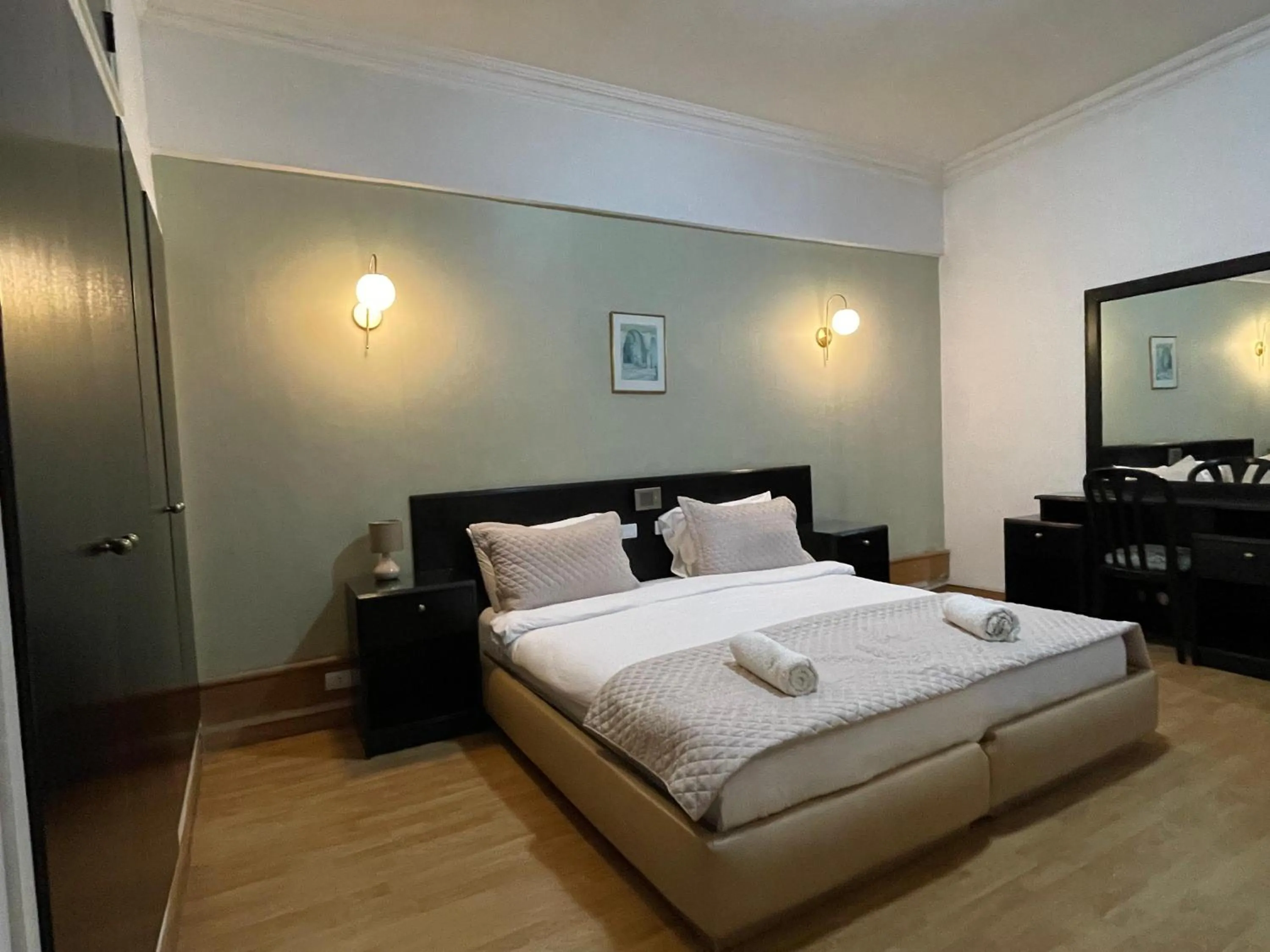 Bedroom, Bed in Elegant Suites Beirut