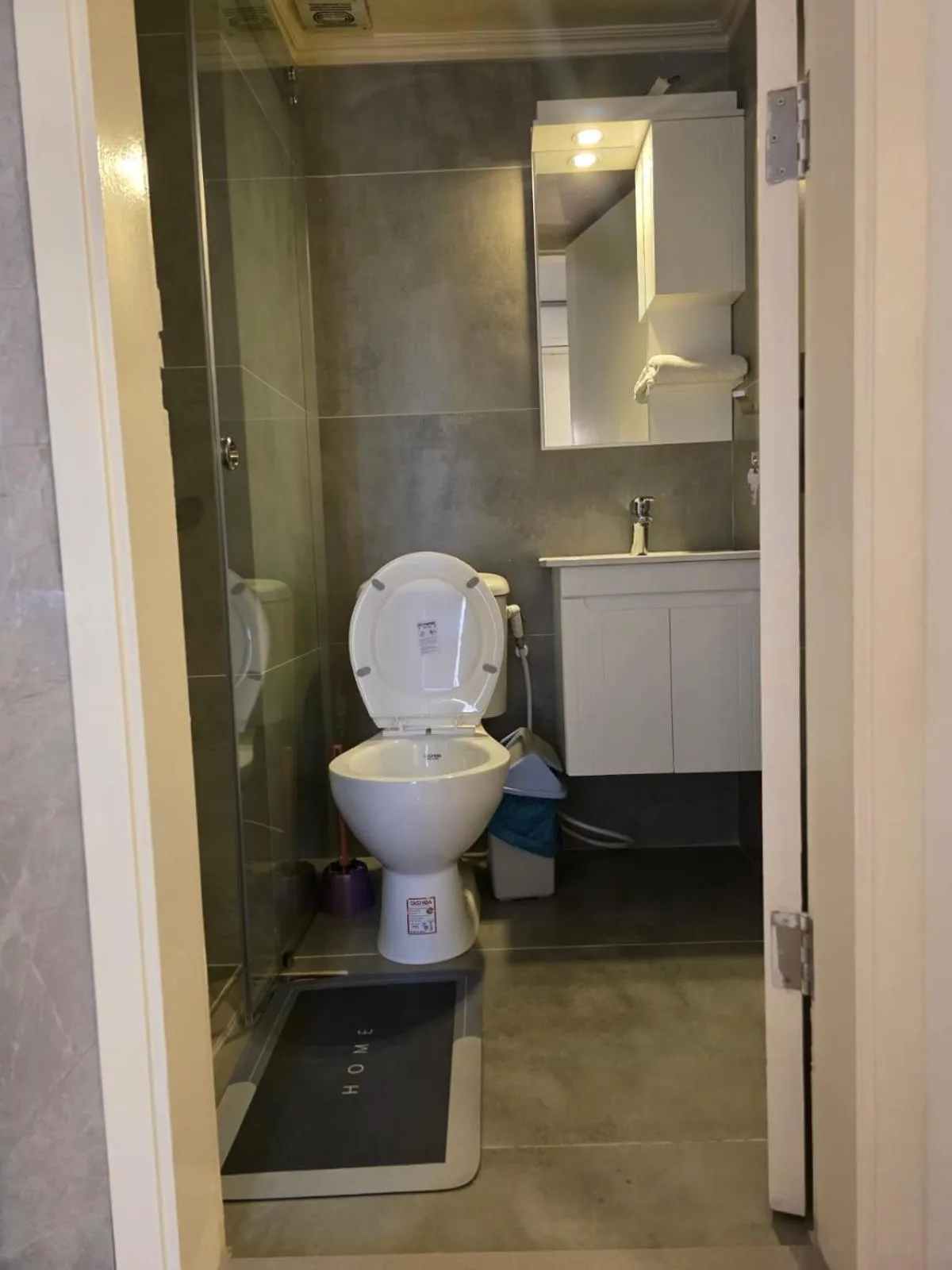 Shower in Elegant Suites Beirut