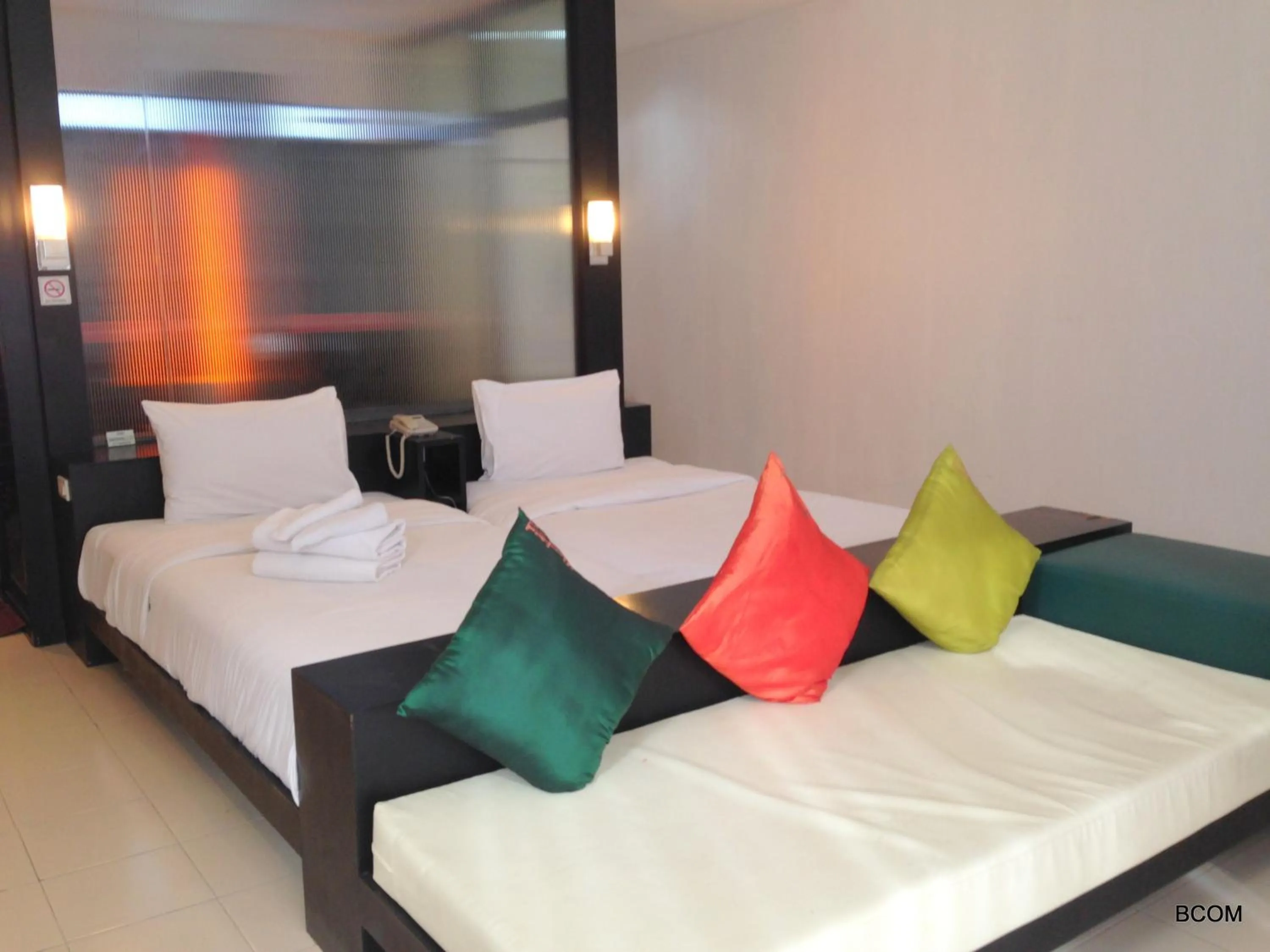 Photo of the whole room, Bed in Khun Chaweng Resort