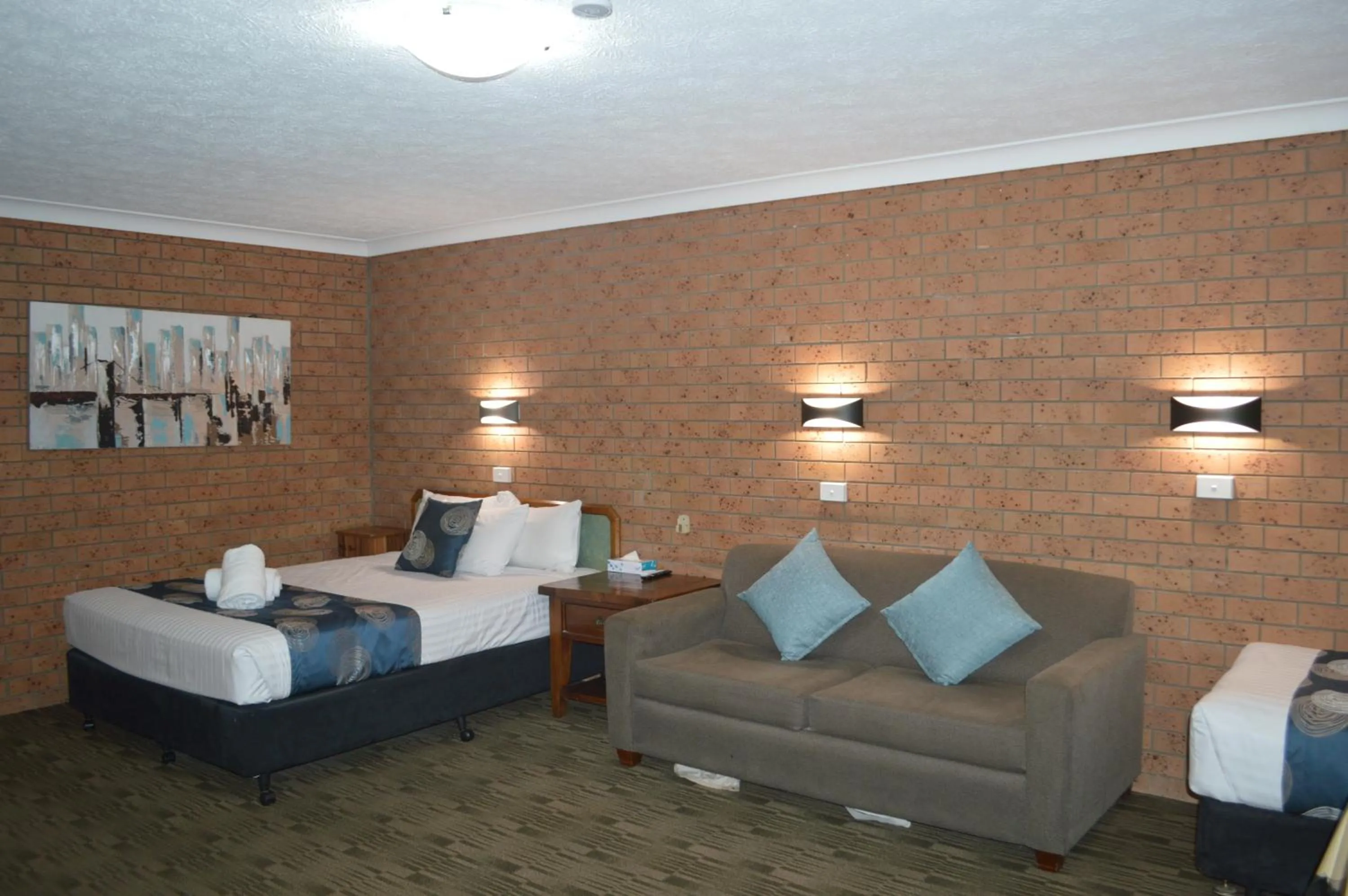 View (from property/room), Bed in James Street Motor Inn