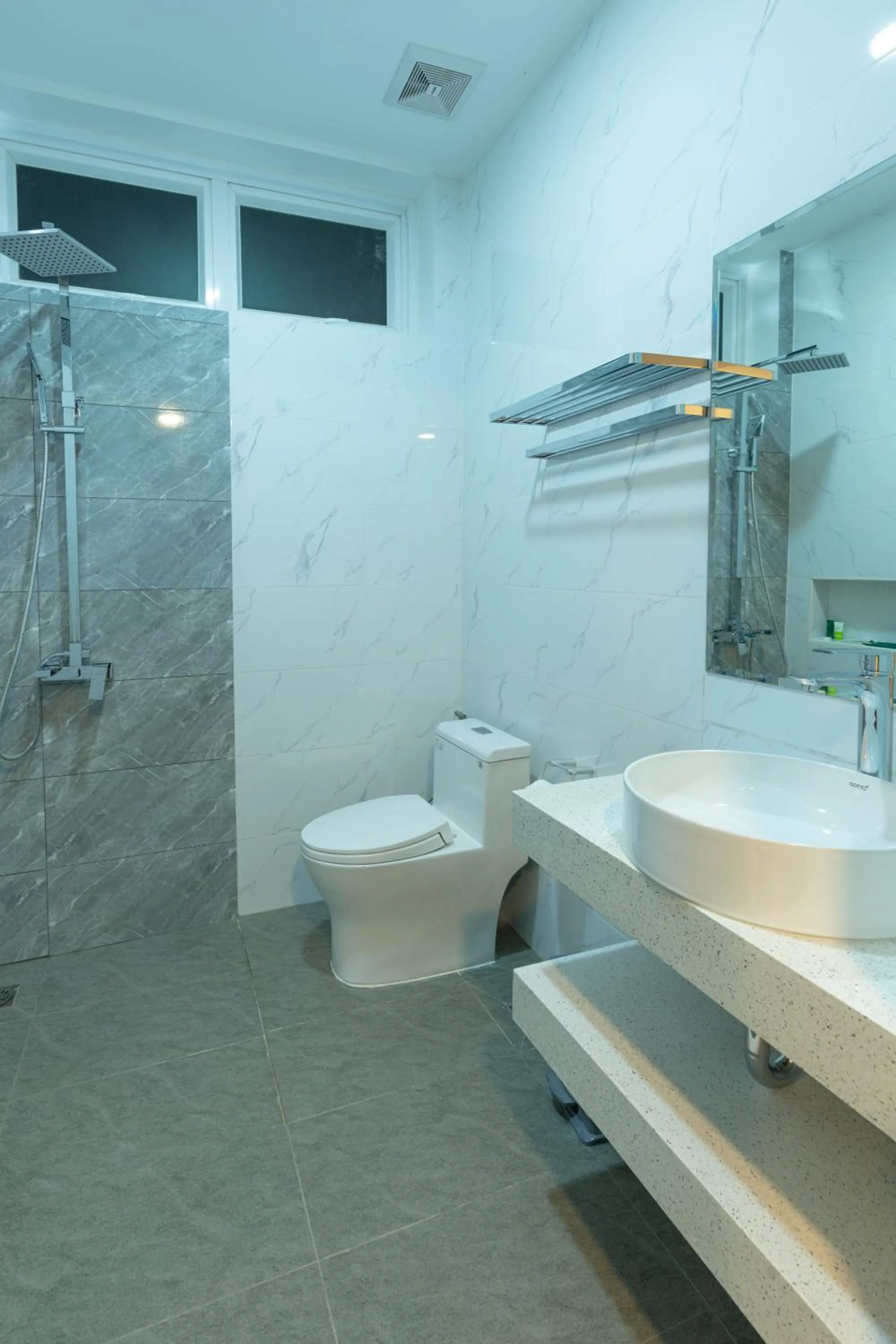 Bathroom in Queen Mansion