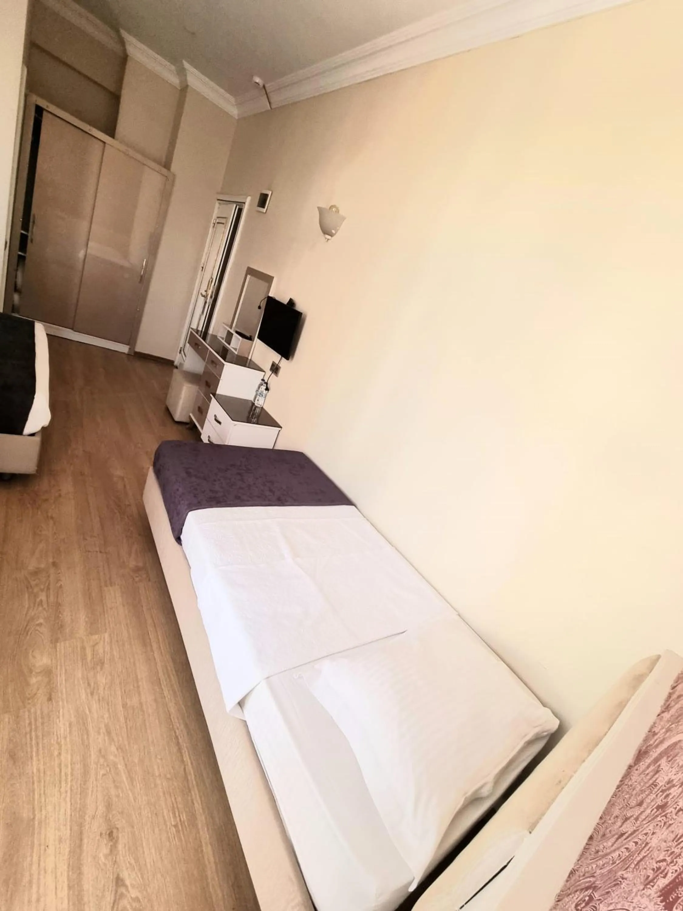 Bedroom, Bed in Perlo Hotel City