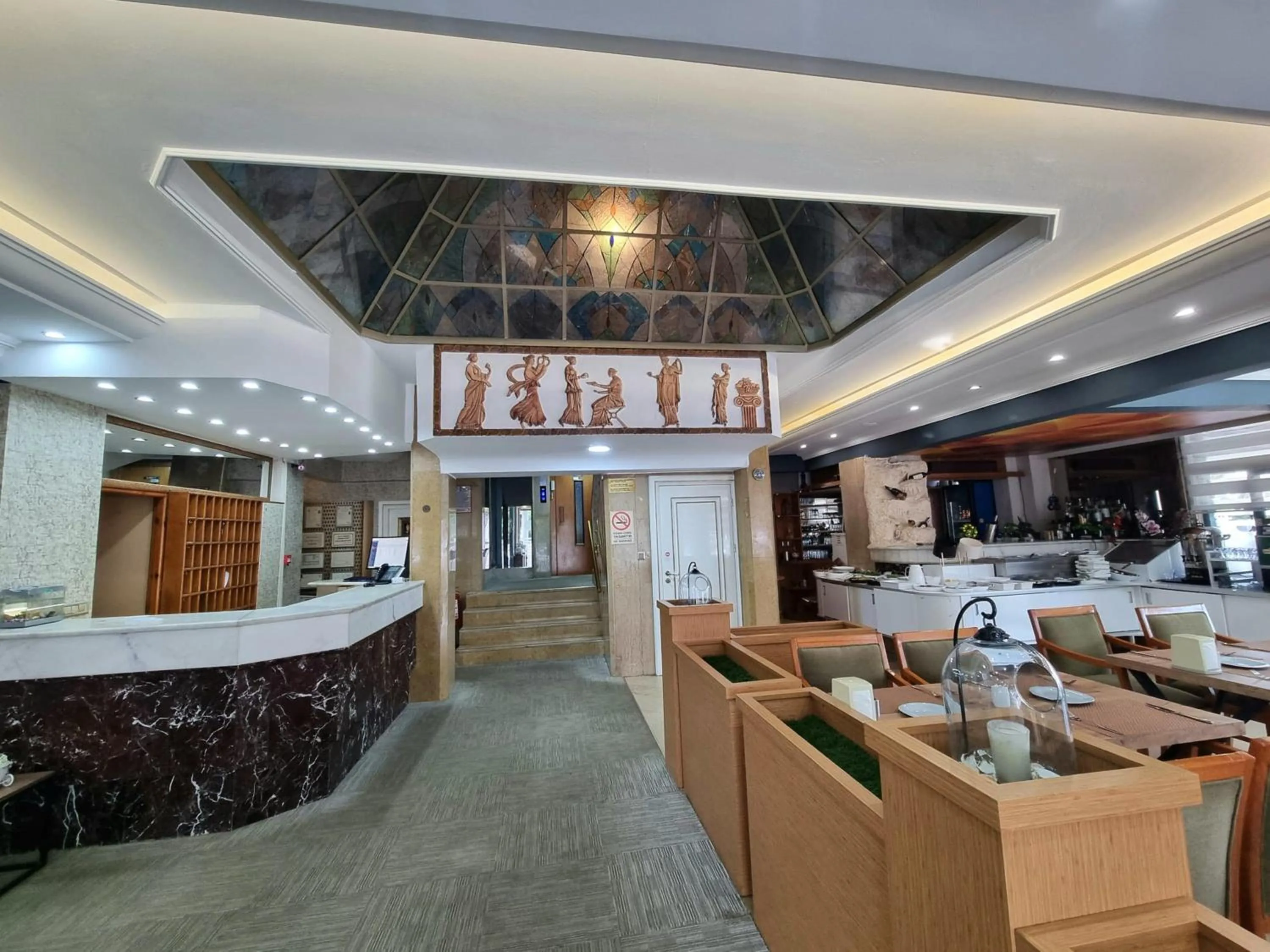 Lobby or reception in Perlo Hotel City