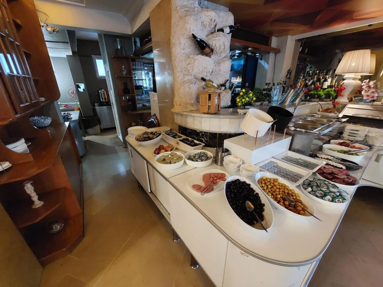 Breakfast in Perlo Hotel City