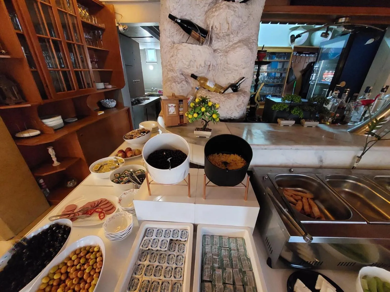 Breakfast in Perlo Hotel City