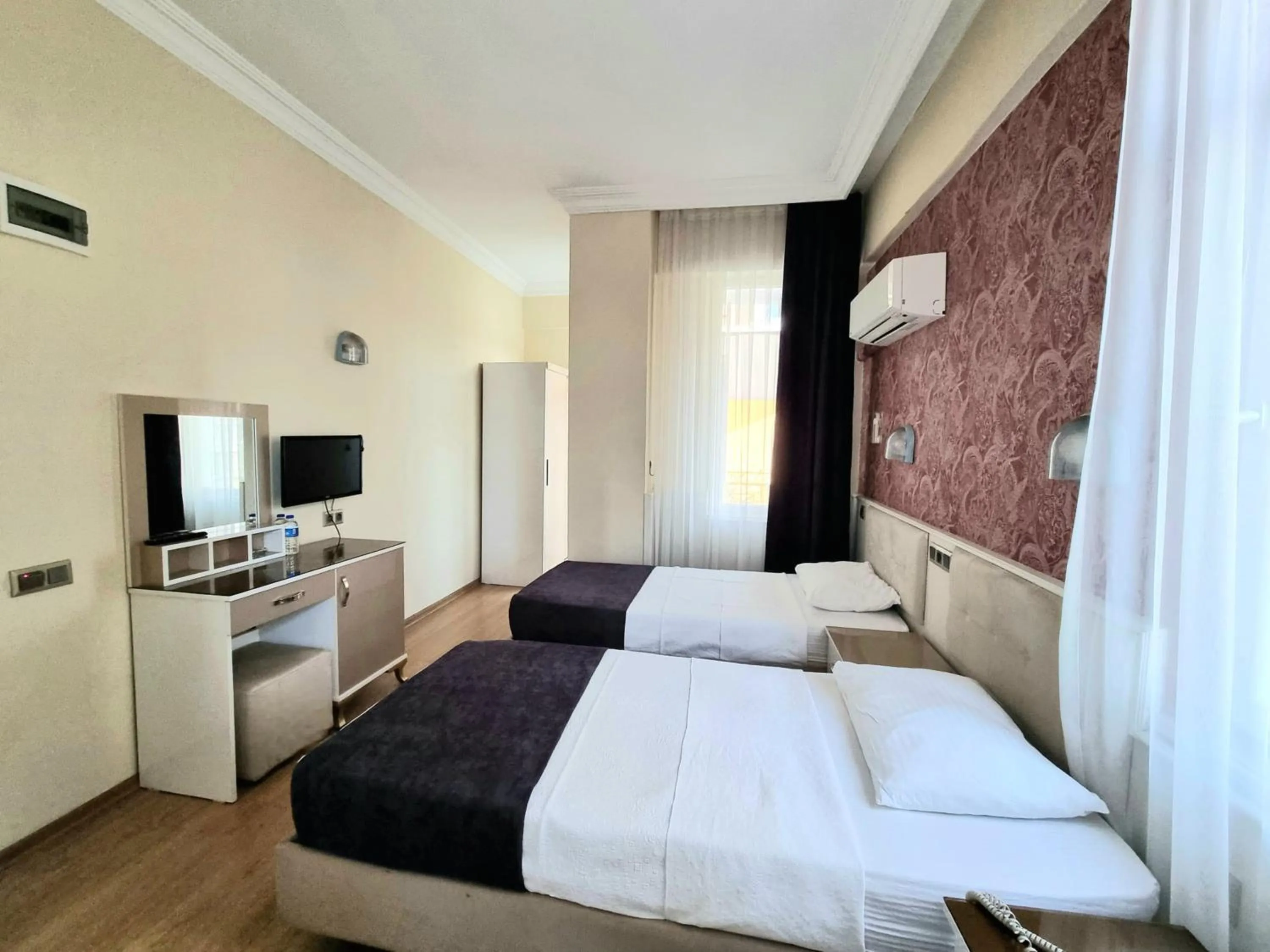 Bedroom, Bed in Perlo Hotel City
