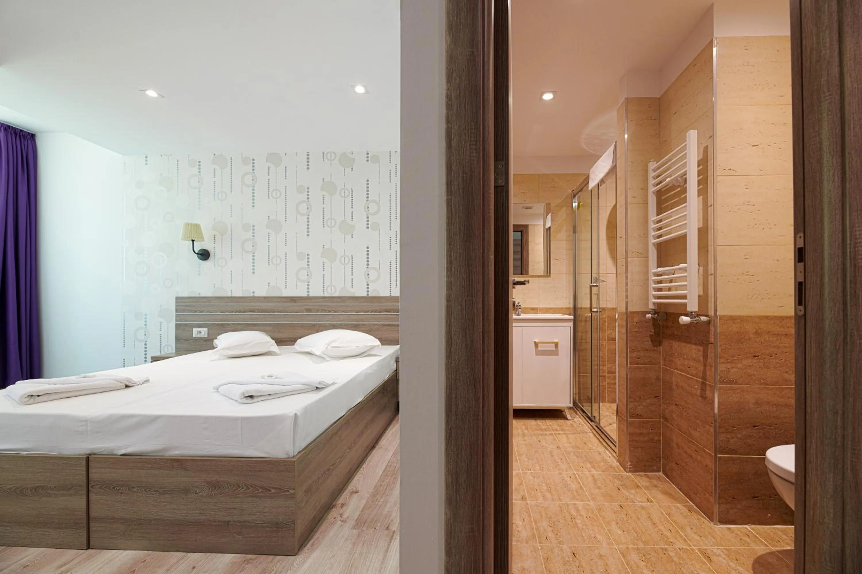 Shower, Bed in Hotel Liad City Center