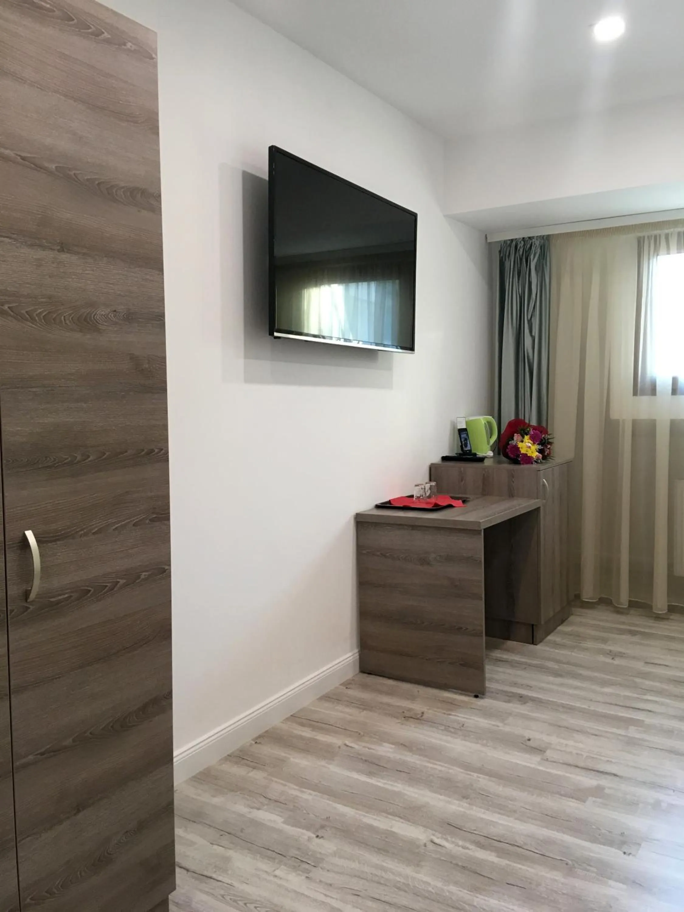 TV and multimedia in Hotel Liad City Center