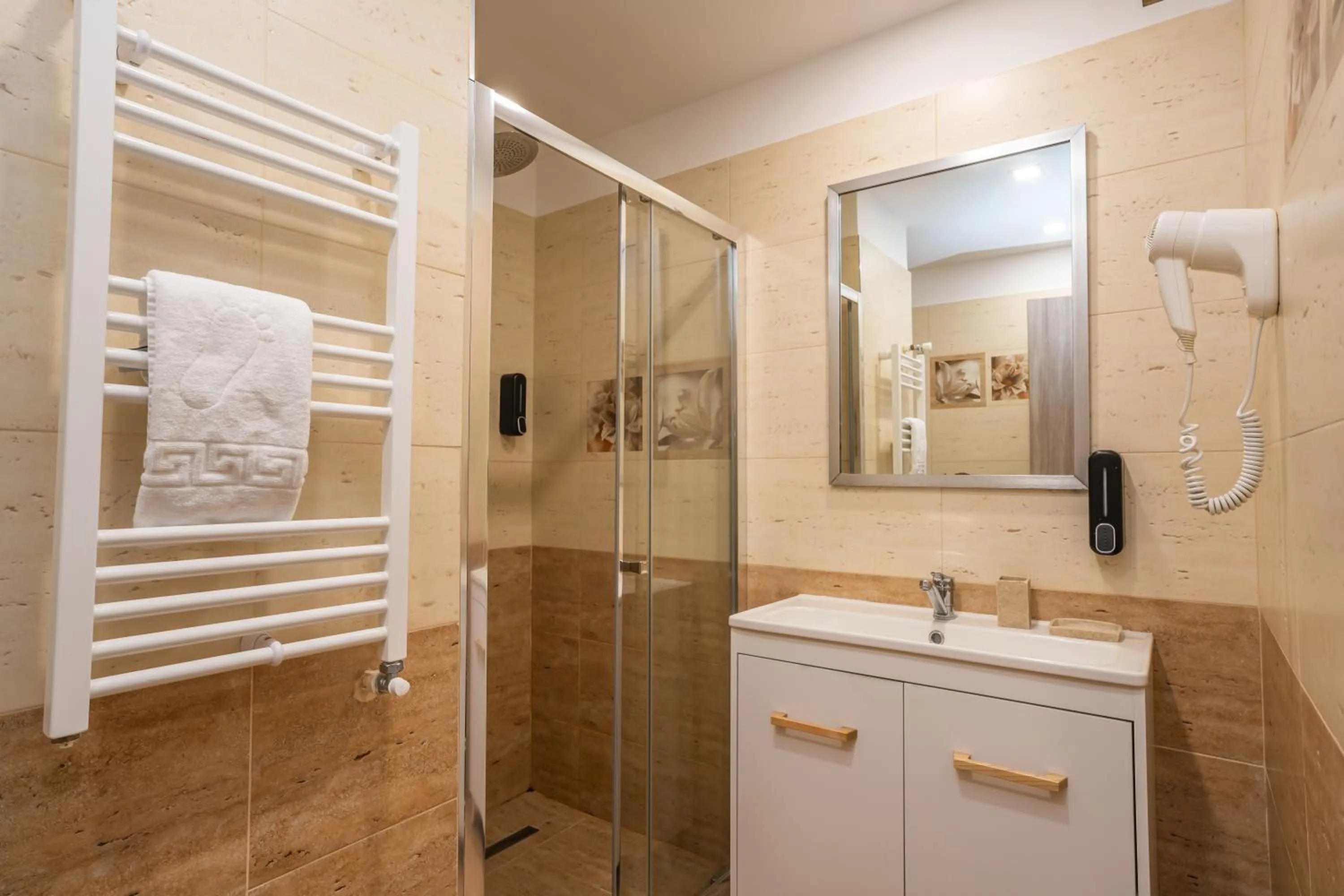 Shower in Hotel Liad City Center